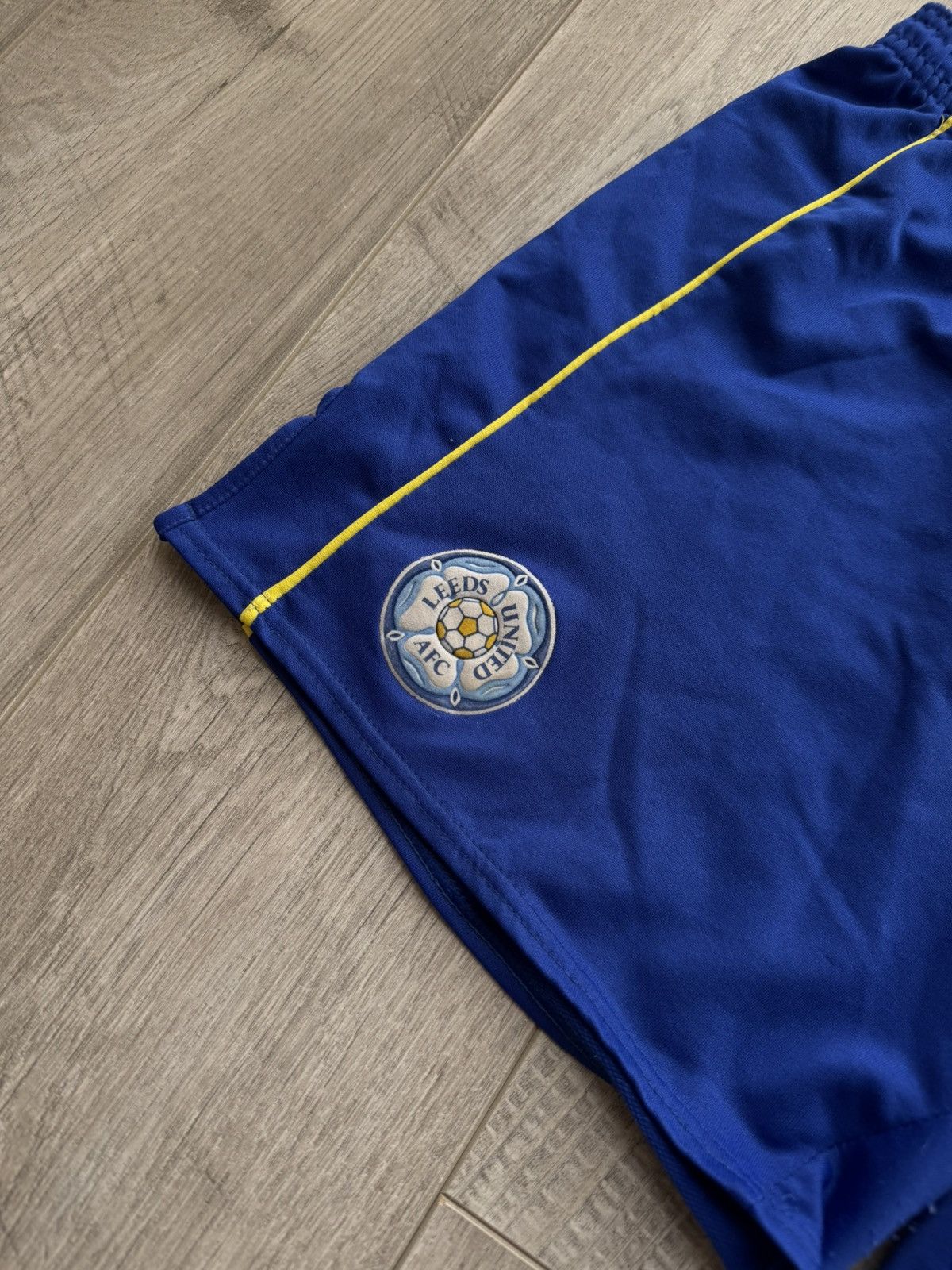 Vintage Vintage 1993-95 Leeds United Asics Soccer Shorts Size 32 Size US 32 / EU 48 - 5 Thumbnail