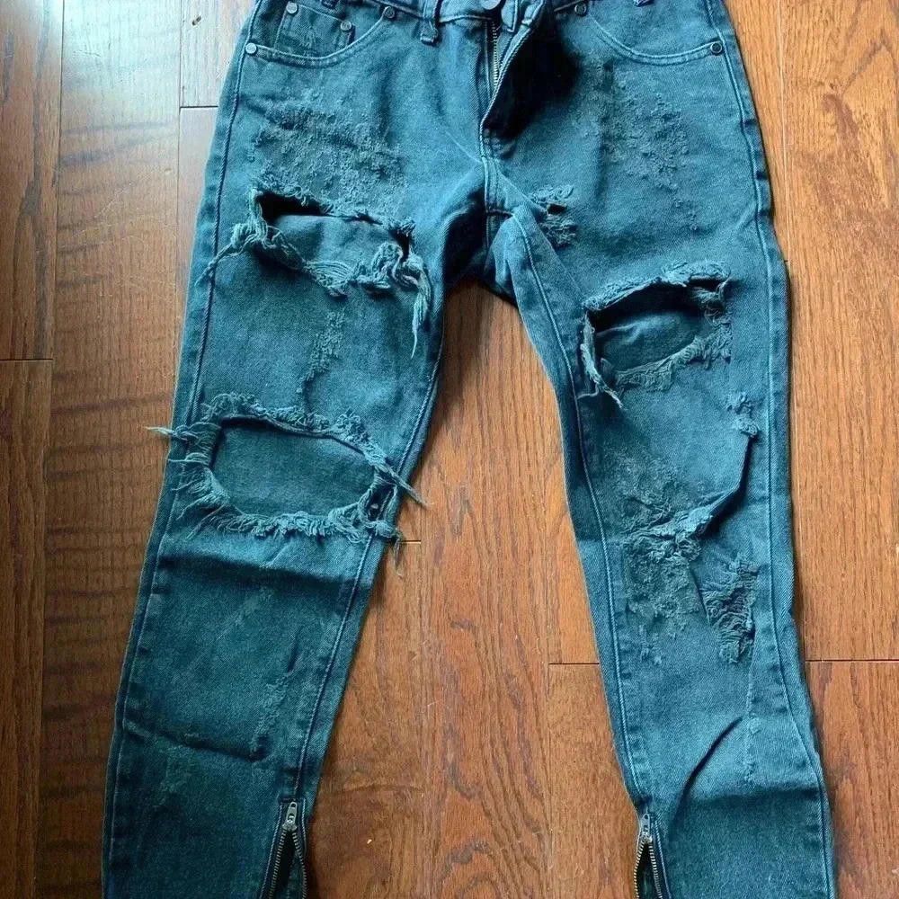 Designer Stylish Distressed Black Jeans with Zipper Detail Size 27" / US 4 / IT 40 - 7 Thumbnail