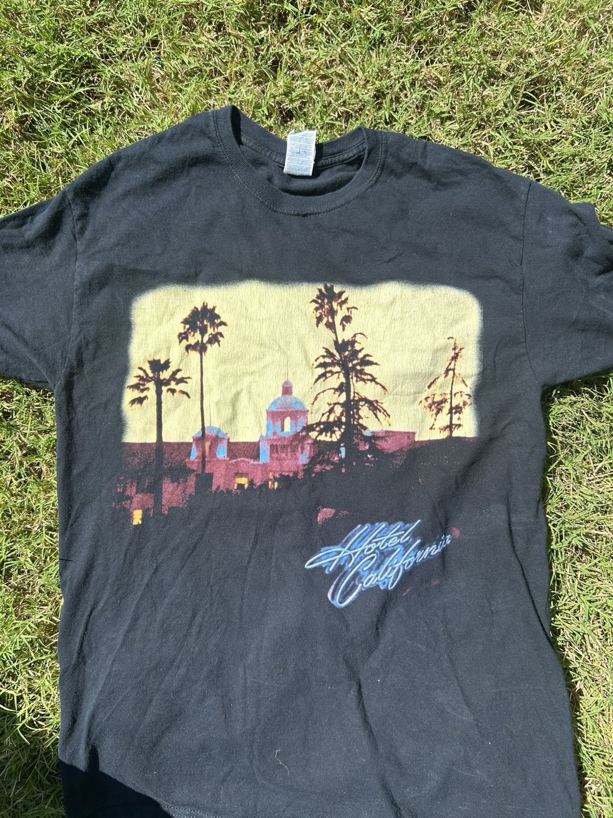 Vintage Vintage Hotel California The Eagles Band Concert Tee Size US M / EU 48-50 / 2 - 2 Thumbnail