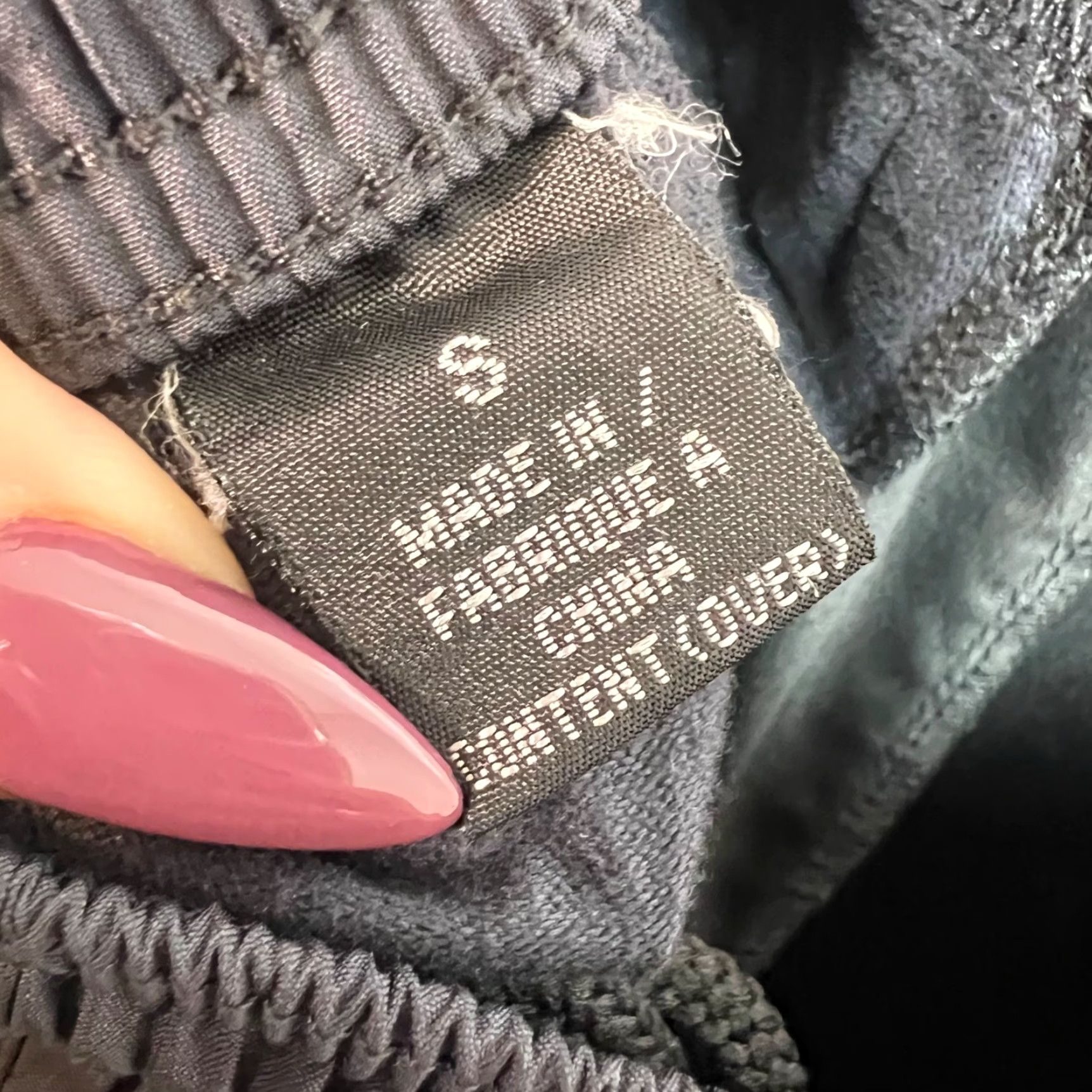 Patagonia Patagonia Womens Small Black & Gray Track Pants - Size S - Side Zip - Activewear Hiking - Regular Inseam 31 in - Polyester Windbreaker Style Size 28" / US 6 / IT 42 - 3 Thumbnail