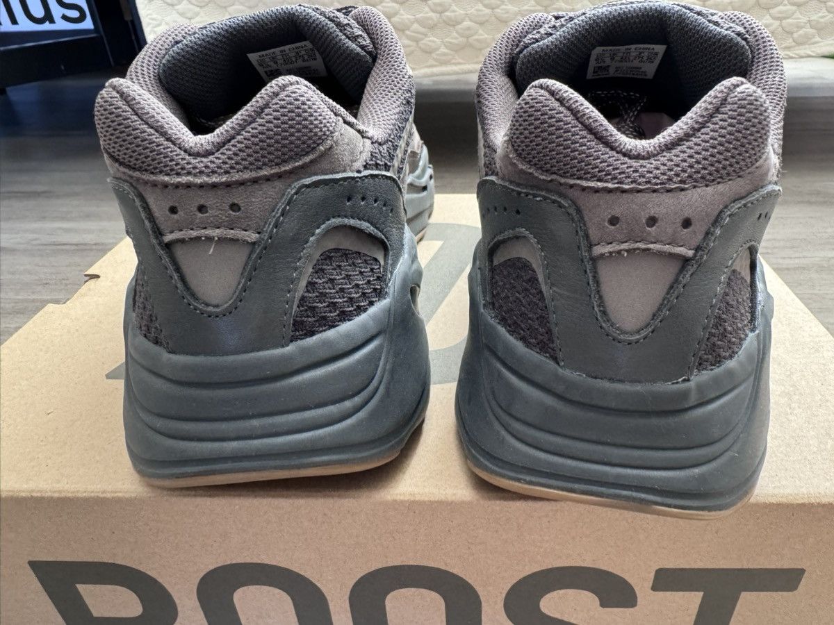 Adidas × Yeezy Yeezy Boost 700 V2 men size 9.5 Size US 9.5 / EU 42-43 - 7 Thumbnail
