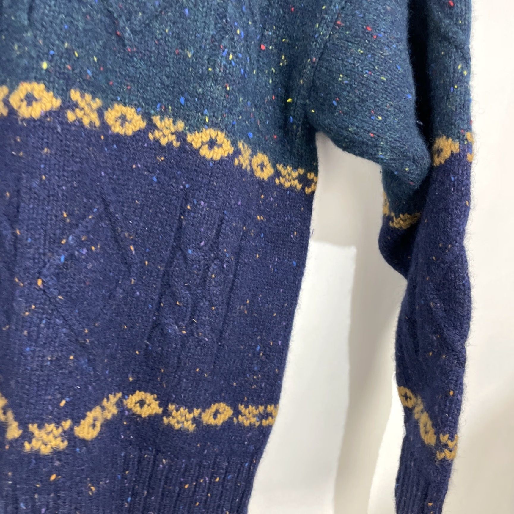Eddie Bauer VINTAGE Eddie Bauer Sweater Men XL Crew Neck Knit Wool Striped Blue Green Winter Casual Holiday 90s Mens Pullover Size US XL / EU 56 / 4 - 7 Thumbnail