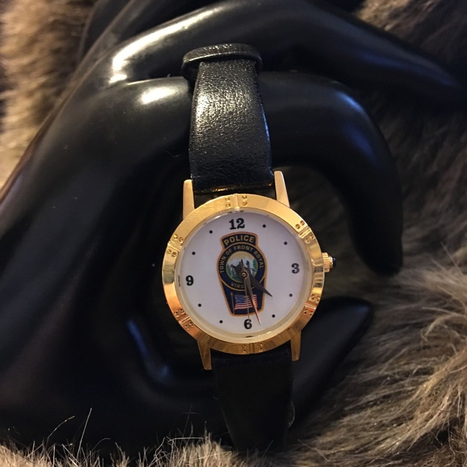 Other Ladies Town of Front Royal VA Police leather watch Size ONE SIZE - 3 Thumbnail