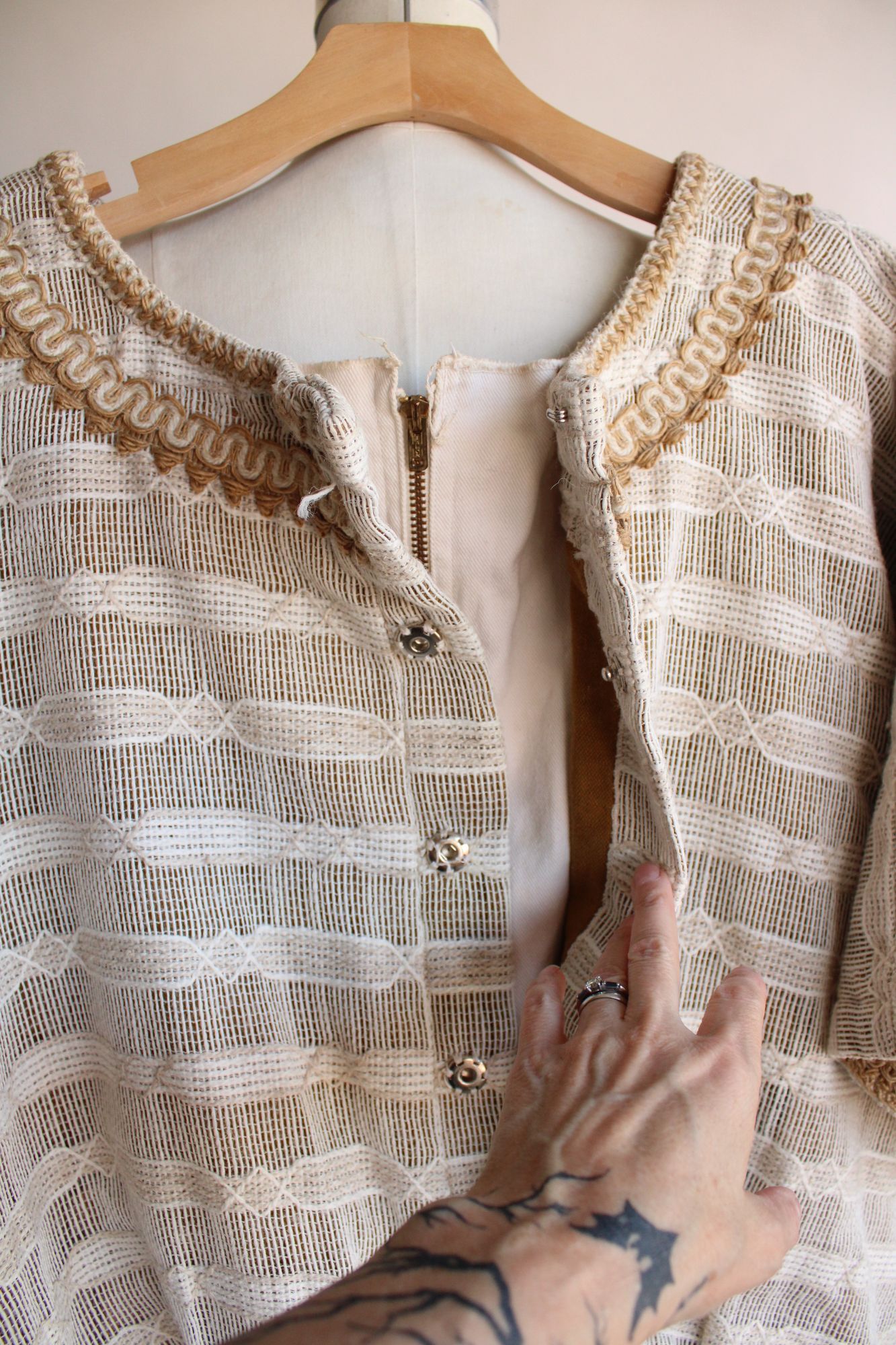 Vintage Vintage Mans Roman Style Costume Tunic, Worn by Richard Keil Size US XXL / EU 58 / 5 - 9 Thumbnail