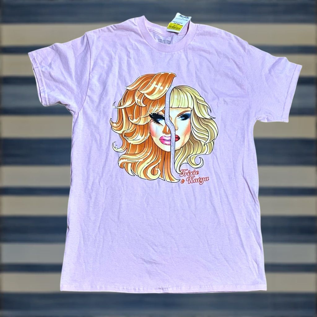 Vintage Trixie & Katya Pink Women’s T-Shirt NWT Sz Medium Short Sleeve Tee 2 Face Print 90s Size M / US 6-8 / IT 42-44 - 1 Thumbnail