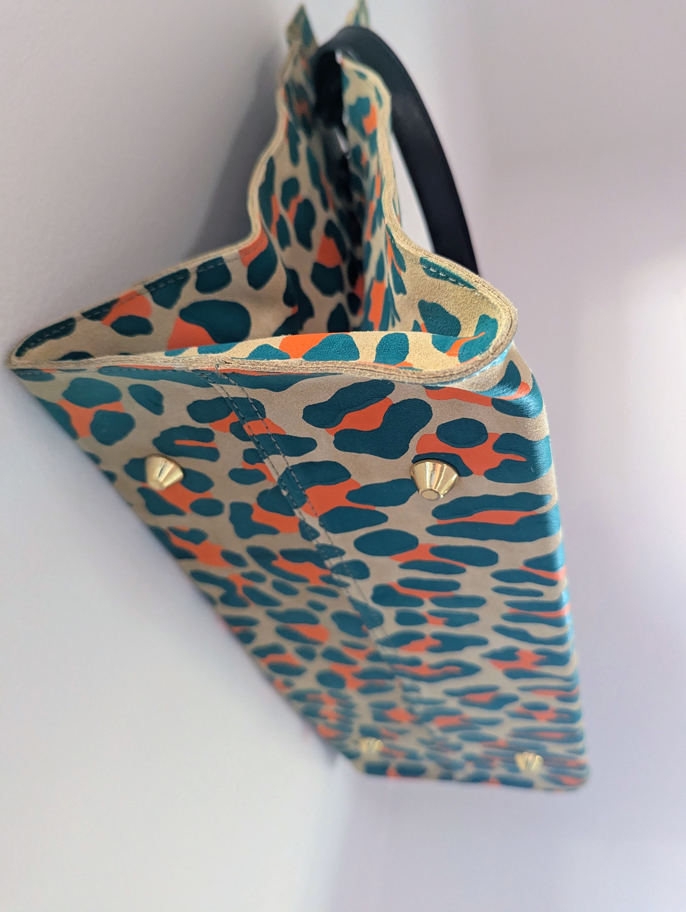 Clare V. Clare V. Simple Cheetah Animal Leopard Tote Bag Neon Cat Size ONE SIZE - 2 Thumbnail