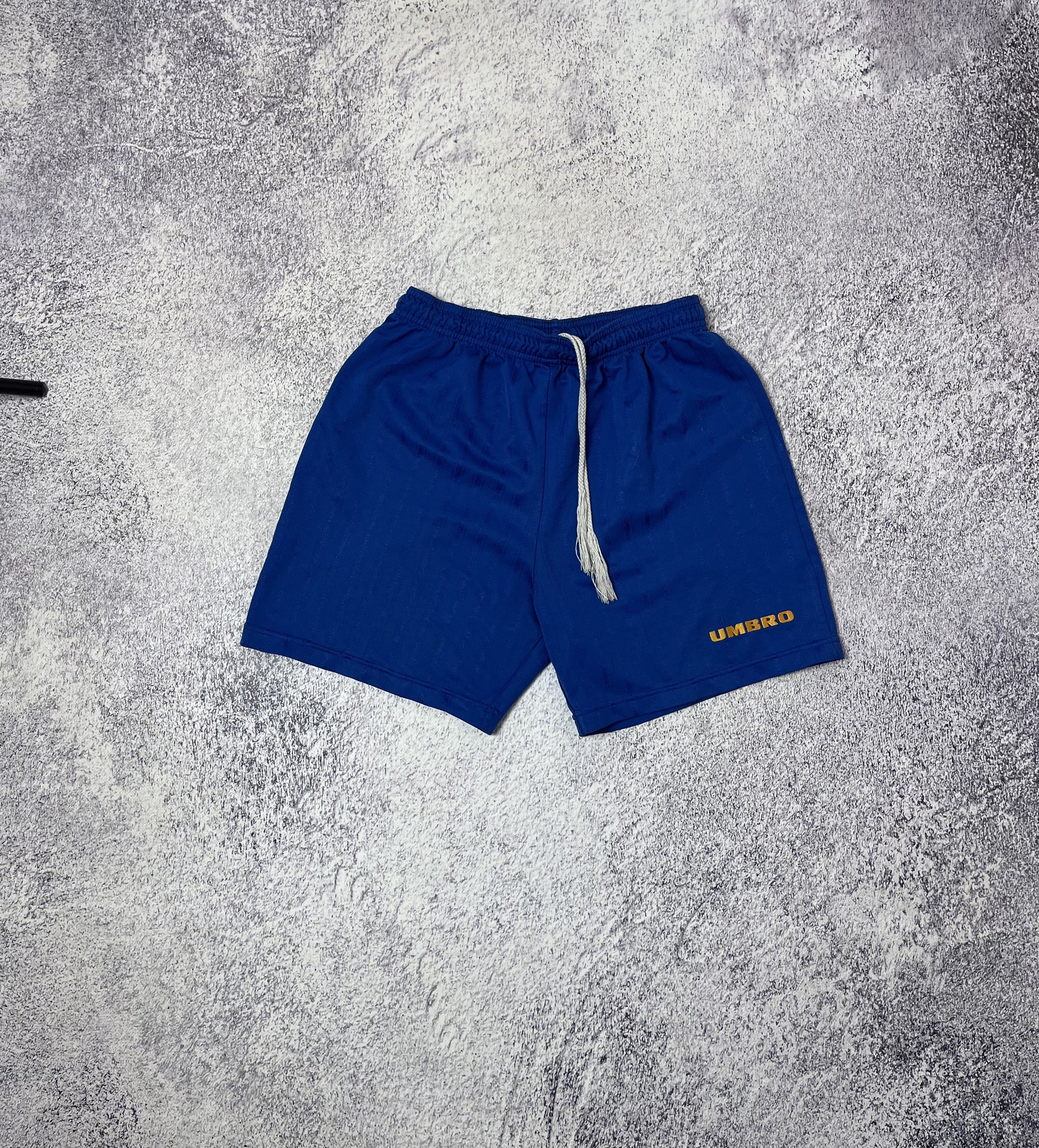 Umbro × Vintage Vintage mens short Umbro size 32 Size US 32 / EU 48 - 1 Thumbnail