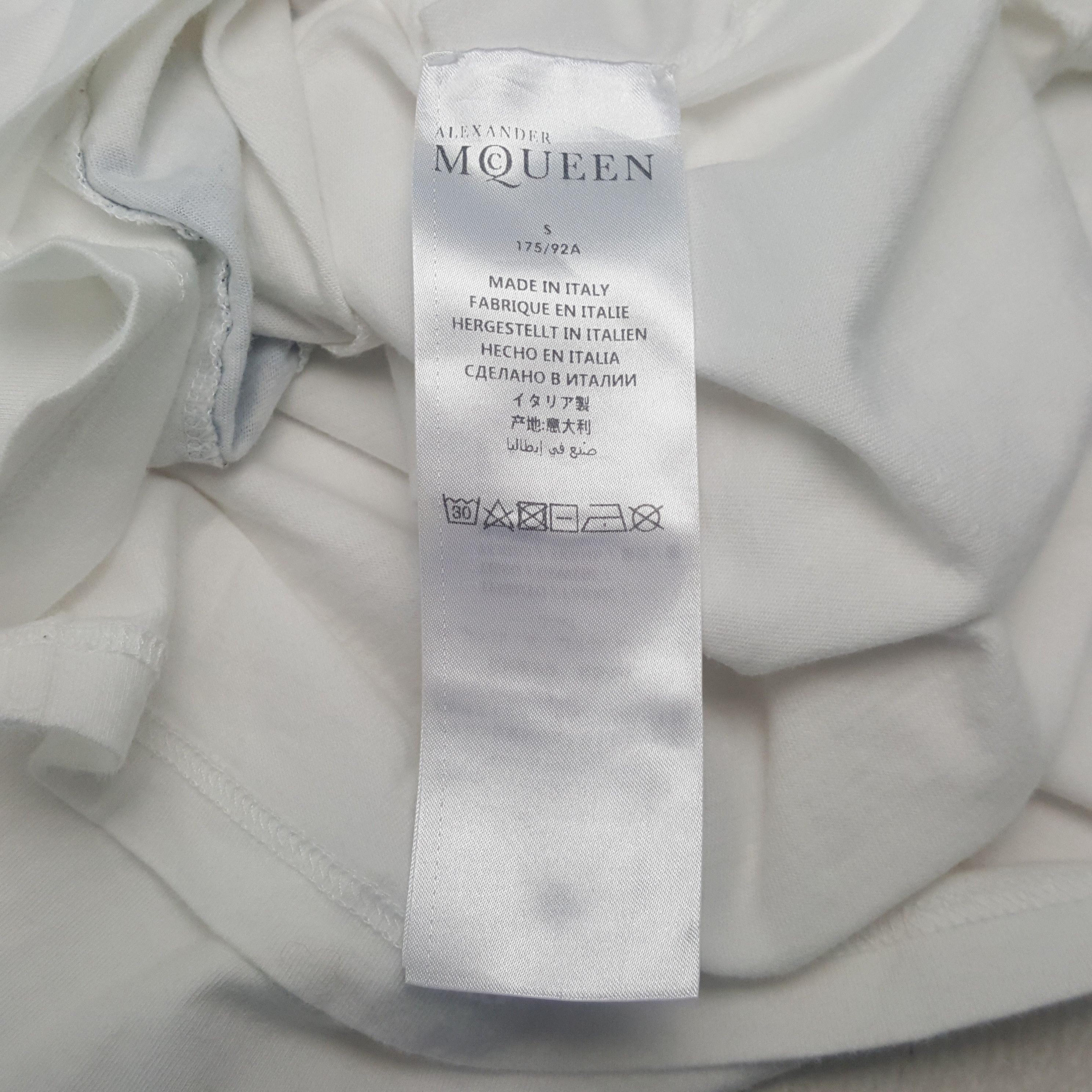 Alexander McQueen Alexander Mcqueen Fashion Style Tshirt C294N66 Size US M / EU 48-50 / 2 - 6 Thumbnail