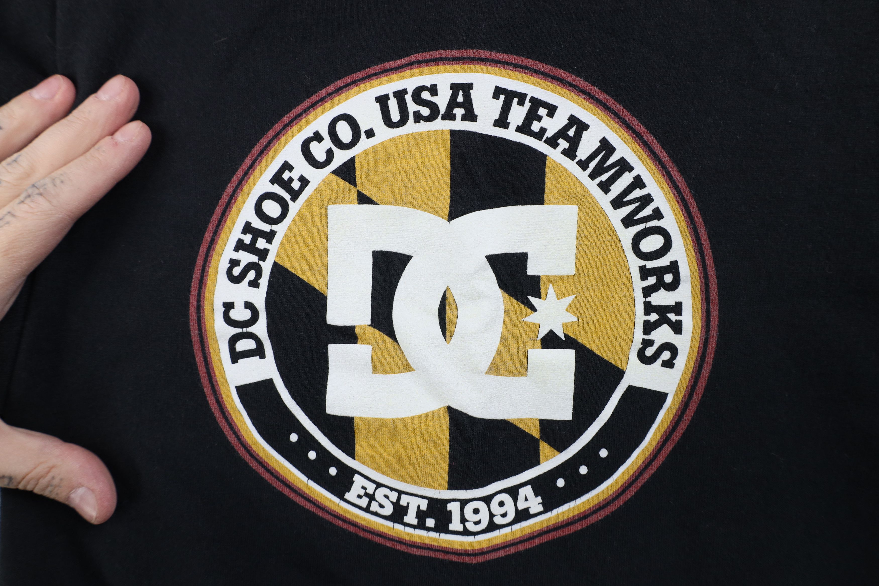 Vintage Vintage Y2K DC Shoes Teamworks Pastrana Rally Car T-Shirt Size US L / EU 52-54 / 3 - 5 Thumbnail