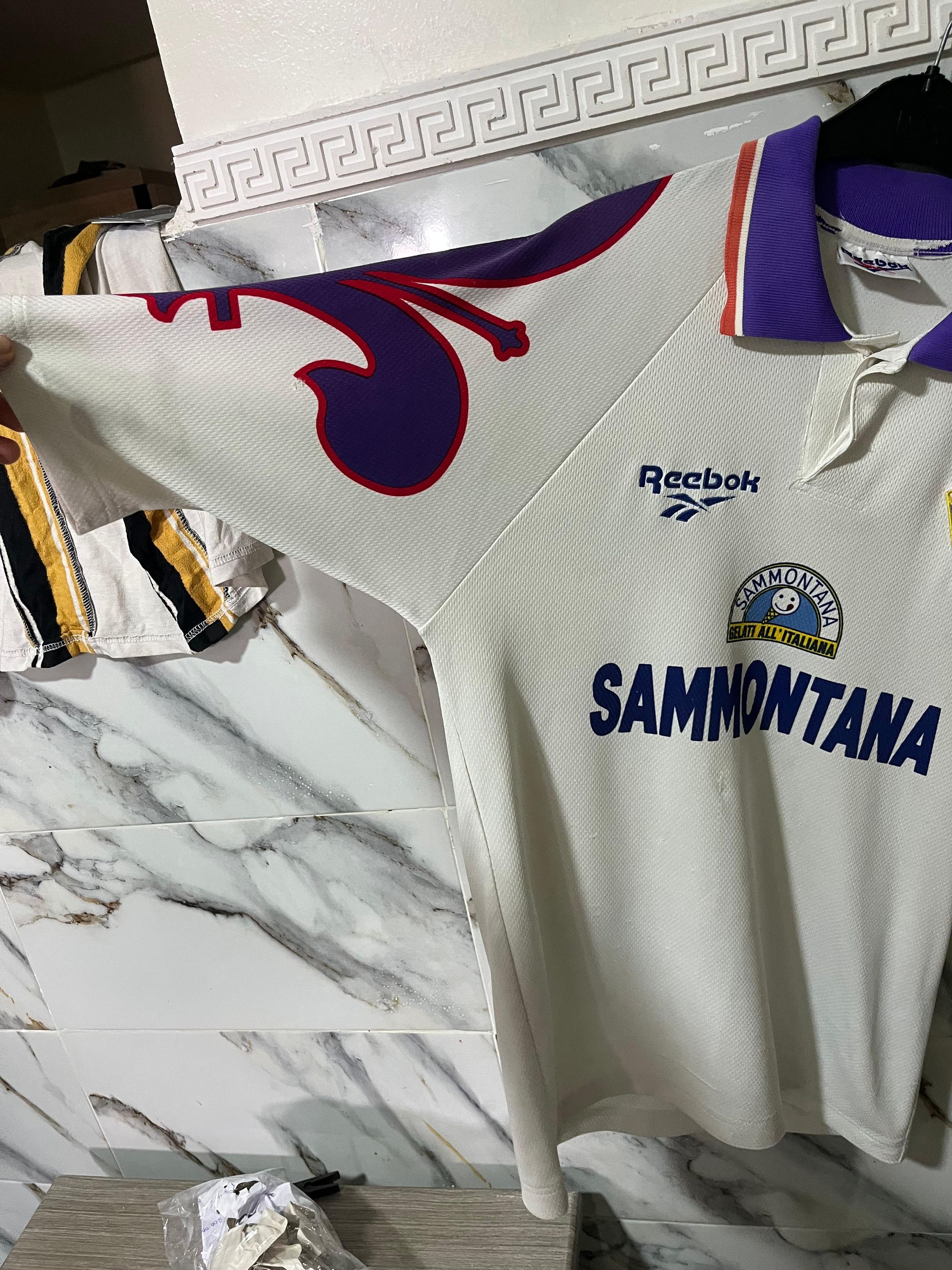 Fiorentina 1995/96 away kit