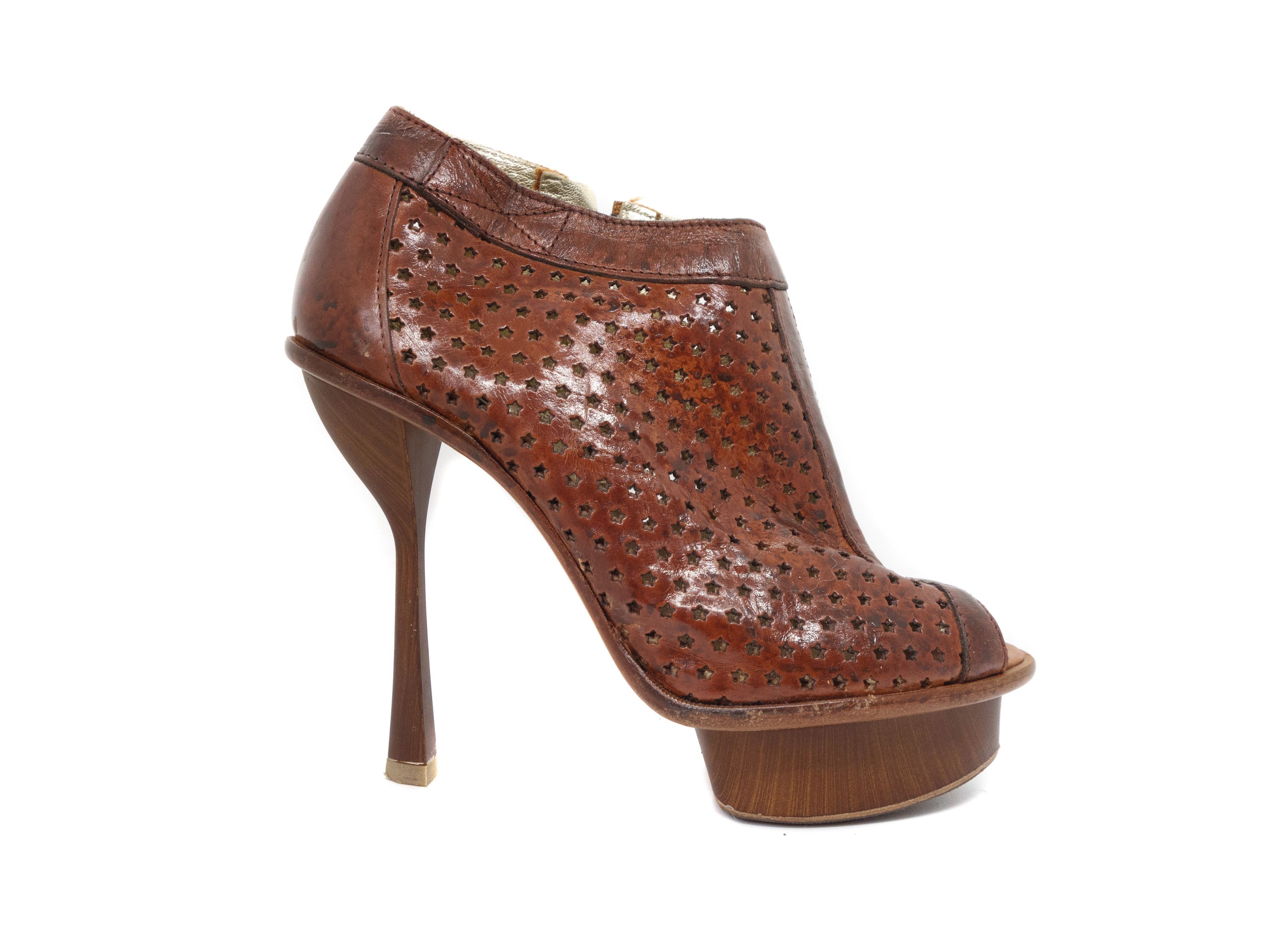 Just Cavalli 00s Y2K Leather Star Perforated Peep-Toe Platform Heels Size US 9 / IT 39 - 2 Thumbnail