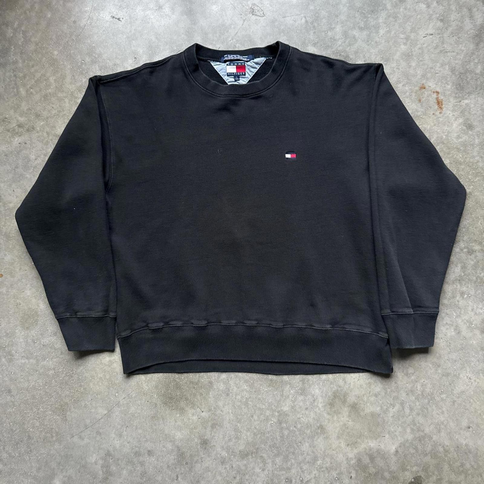 Tommy Hilfiger Tommy Hilfiger Black Faded Classic Crewneck Sweatshirt Size US L / EU 52-54 / 3 - 1 Thumbnail