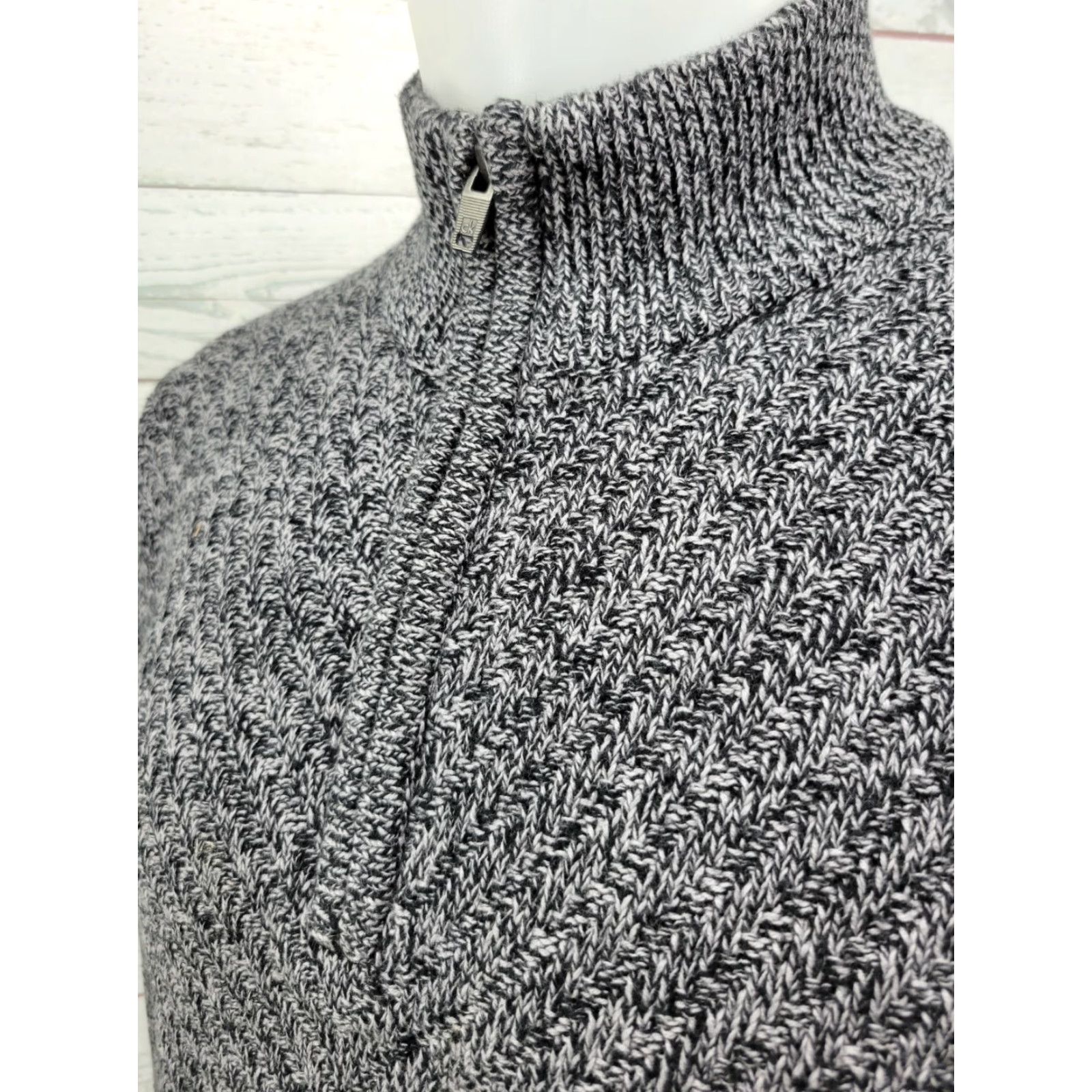 Calvin Klein Calvin Klein Mens Sweater Gray 1/4 Zip Size Medium Cotton Knit Shirt Brand Mens 1/4 Zip Gray Calvin Klein Sweater Mint? Size US M / EU 48-50 / 2 - 3 Thumbnail