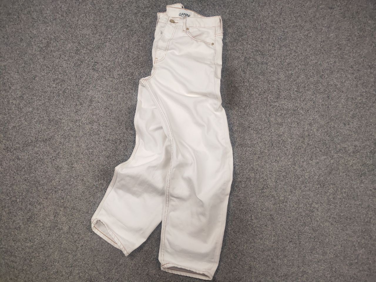 Ganni Ganni Design stary White Denim Barrel leg jeans Size 26" / US 2 / IT 38 - 6 Thumbnail