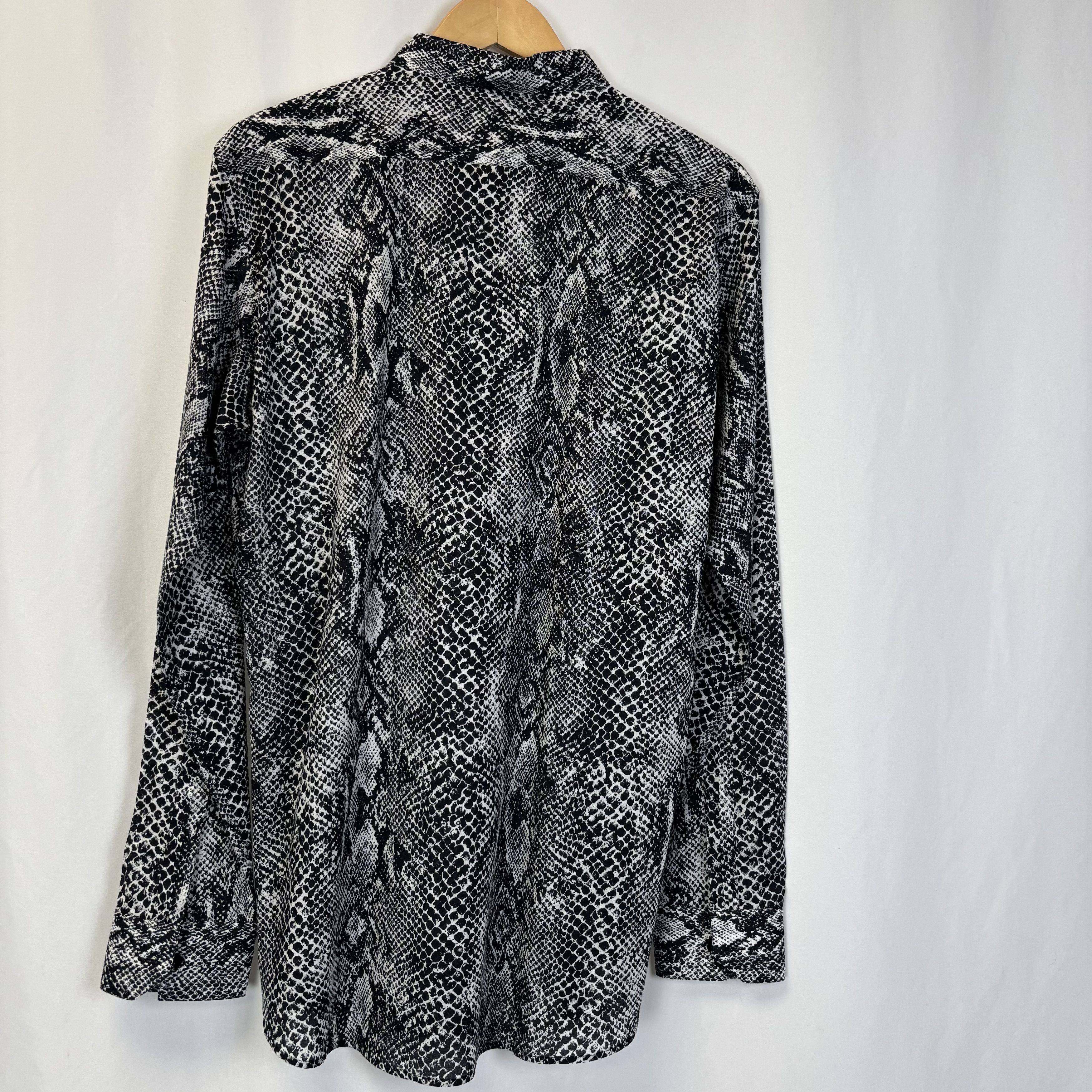 Saint Laurent Paris Saint Laurent Snake Black & White Shirt Size US XL / EU 56 / 4 - 3 Thumbnail