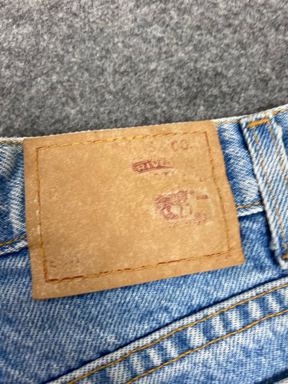 Levi's vintage levis 550 relaxed fit slim denim nice design Size US 26 / EU 42 - 5 Thumbnail