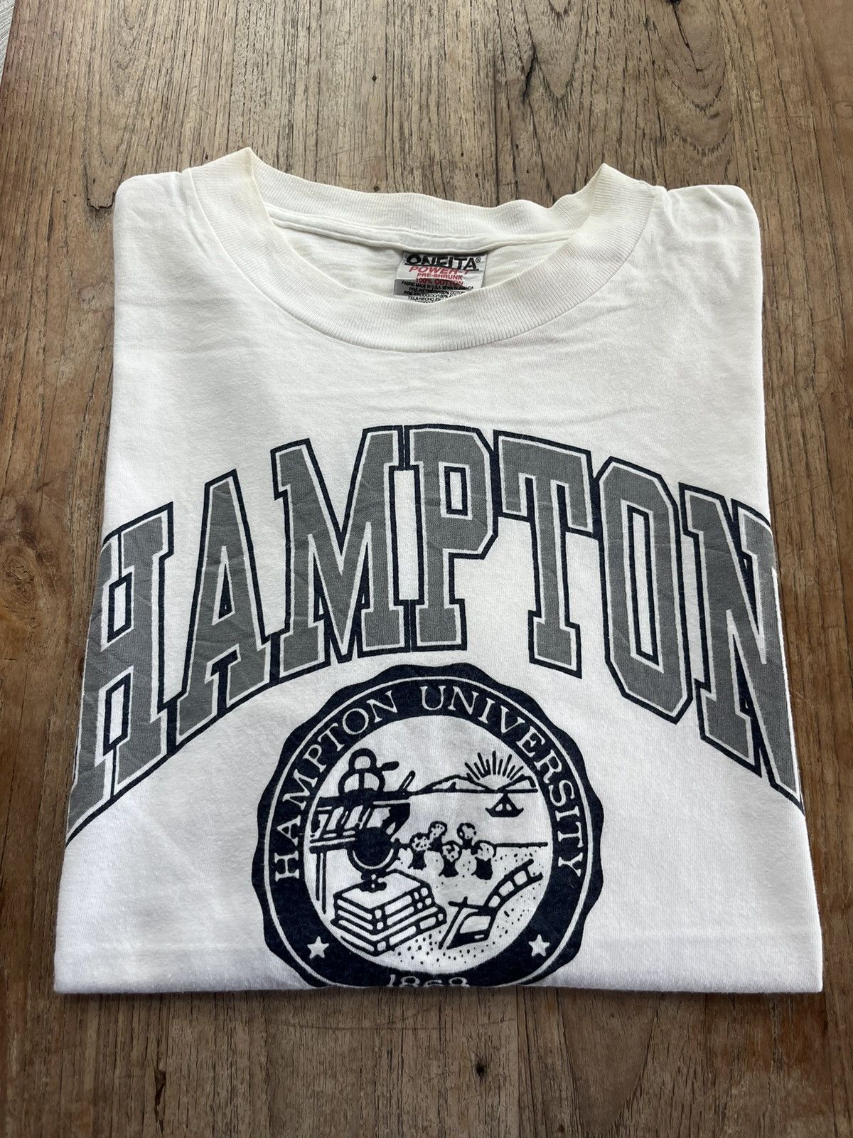 Vintage Vintage HAMPTON UNIVERSITY Logo 90’s Tshirt Size US L / EU 52-54 / 3 - 1 Thumbnail