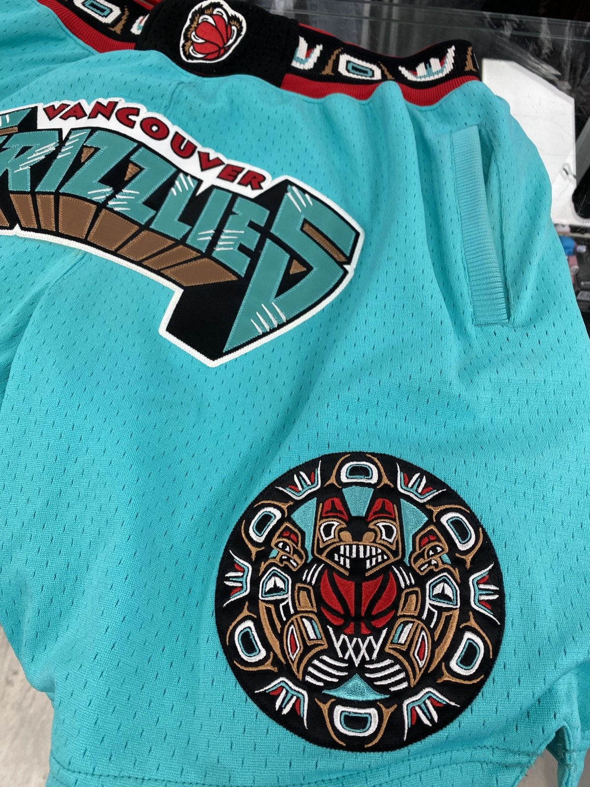 Just Don × Mitchell & Ness Just Don Vancouver grizzlies shorts small away authentic Size US 30 / EU 46 - 7 Thumbnail