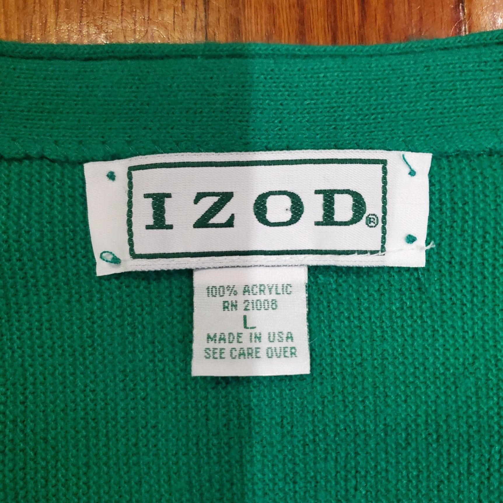 Izod VINTAGE Izod Cardigan Sweater Mens Large Green Acrylic Button Front Knit Crest 80s Size US L / EU 52-54 / 3 - 5 Thumbnail