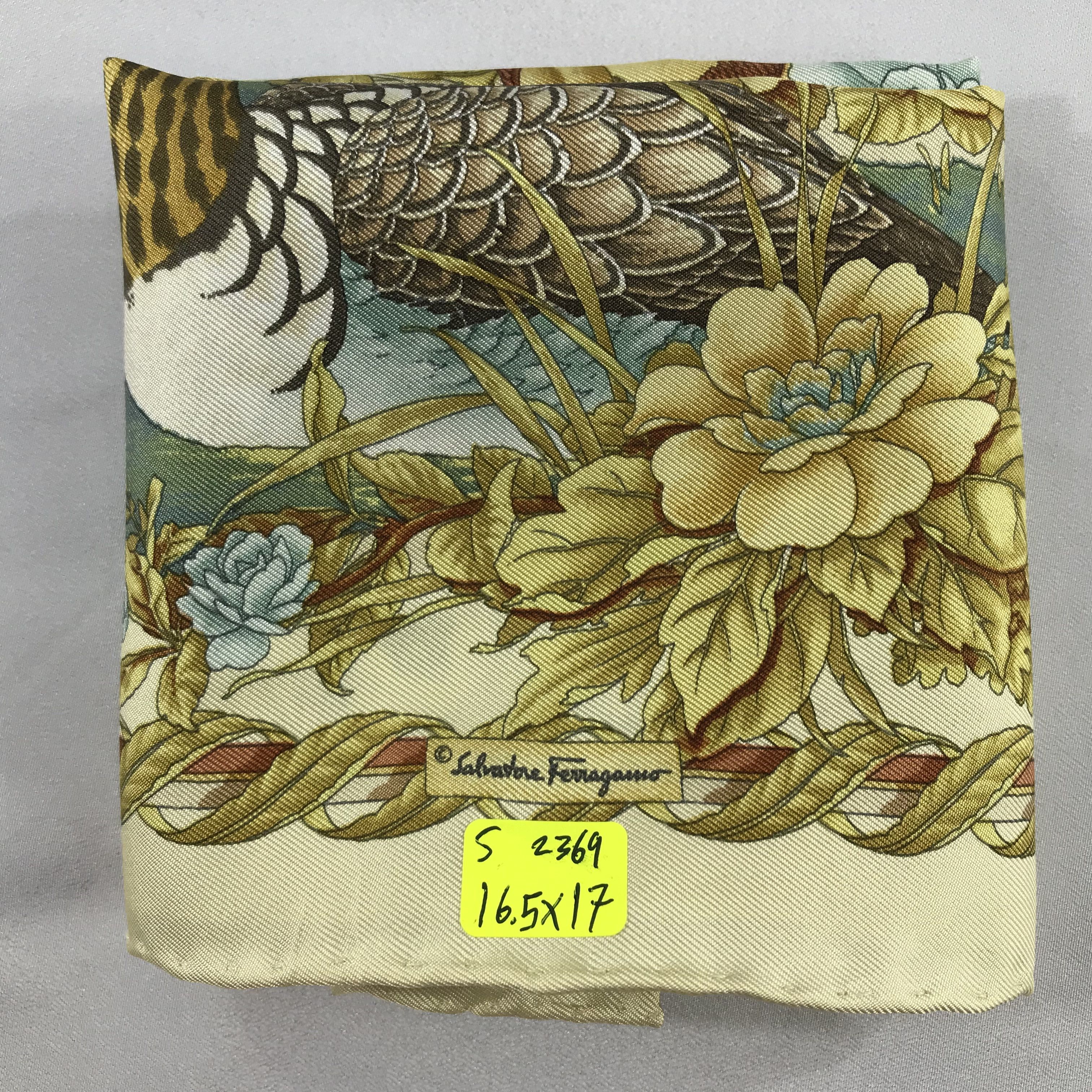 Salvatore Ferragamo × Vintage Salvatore Ferragamo Bandana /Handkerchief/Neckerchief -S2369 Size ONE SIZE - 5 Thumbnail