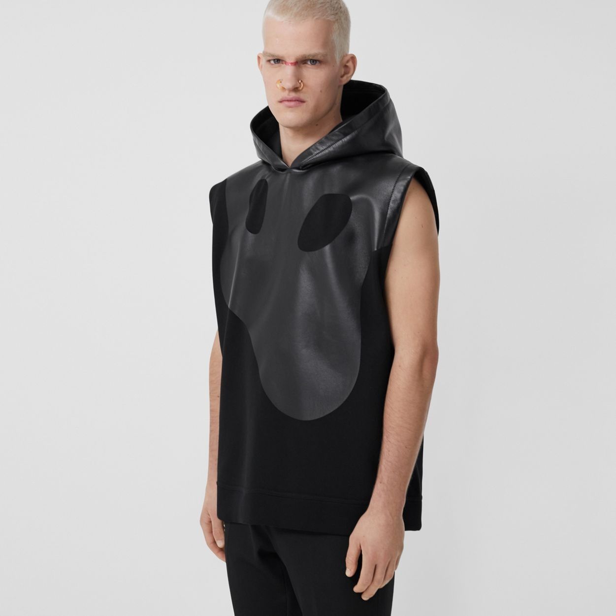 Burberry o1mle0326 Monster Graphic Cotton Lambskin Sleeveless Hoodie Size US S / EU 44-46 / 1 - 5 Thumbnail