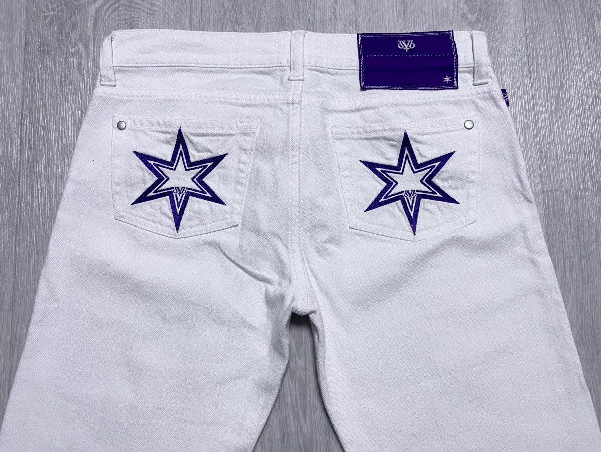 Victoria Beckham Victoria Beckham White Flared Jeans Denim Embroidered Logo Size 27" / US 4 / IT 40 - 24 Thumbnail