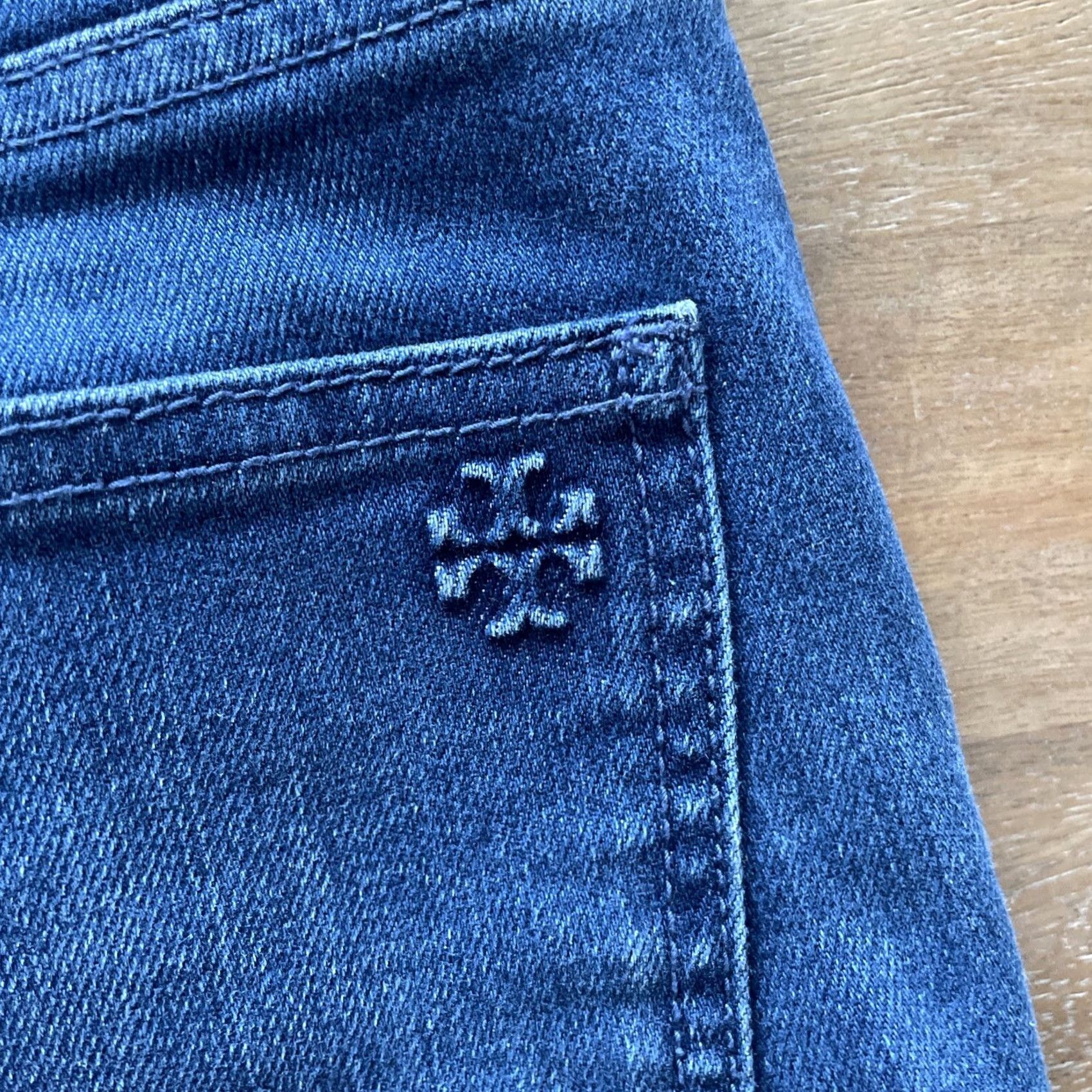 Tory Burch Tory Burch Jeans Womens Flared Leg 24x28 Denim Medium Wash 5-Pocket Regular Mid Rise Cotton Spandex Blue Logo Zipper Button Size 42" / US 20 - 4 Thumbnail