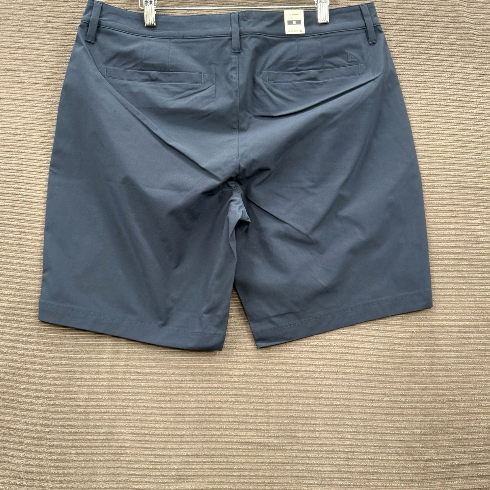 UNTUCKit UNTUCKit Traveler Shorts Men 36 True Navy Polyester Outdoors Golf Golfing Shorts Size US 36 / EU 52 - 2 Thumbnail