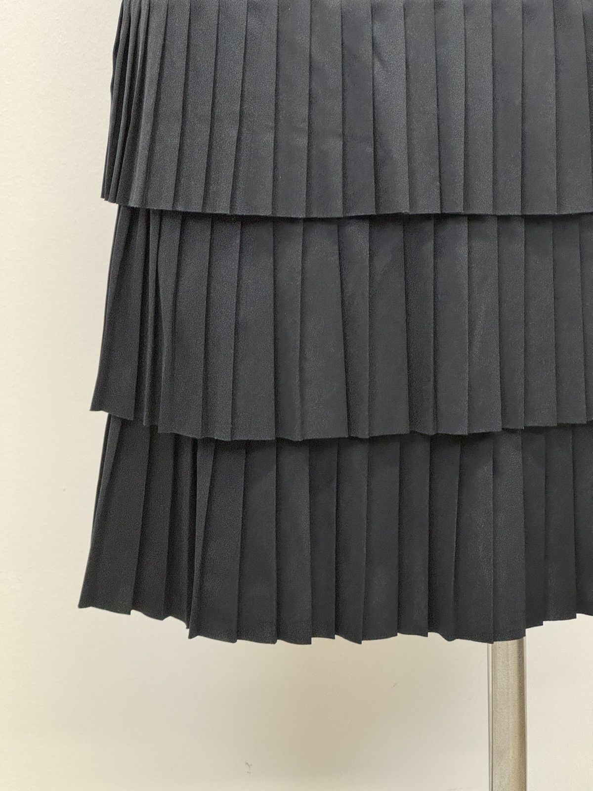 Comme des Garcons × Junya Watanabe 1998 Junya Watanabe ruffled layered black midi skirt Size 29" - 5 Thumbnail