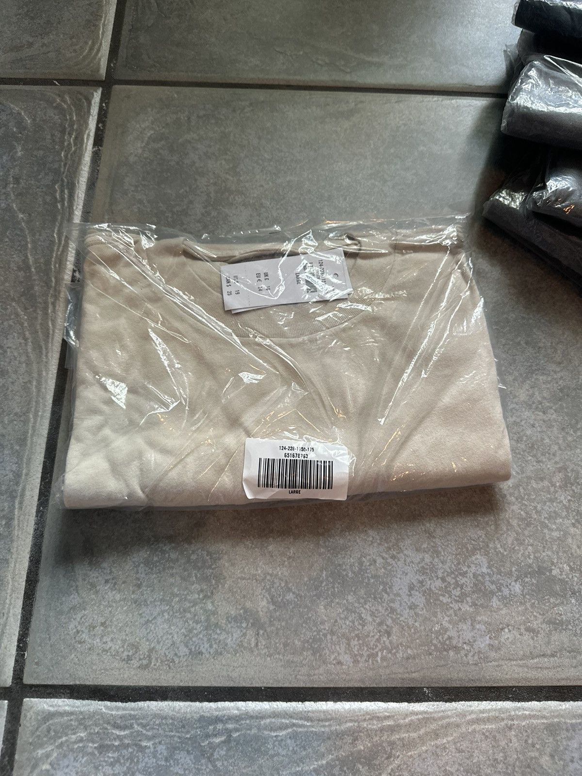 Abercrombie & Fitch Abercrombie & Fitch Relaxed Essential Tee Size US L / EU 52-54 / 3 - 3 Thumbnail