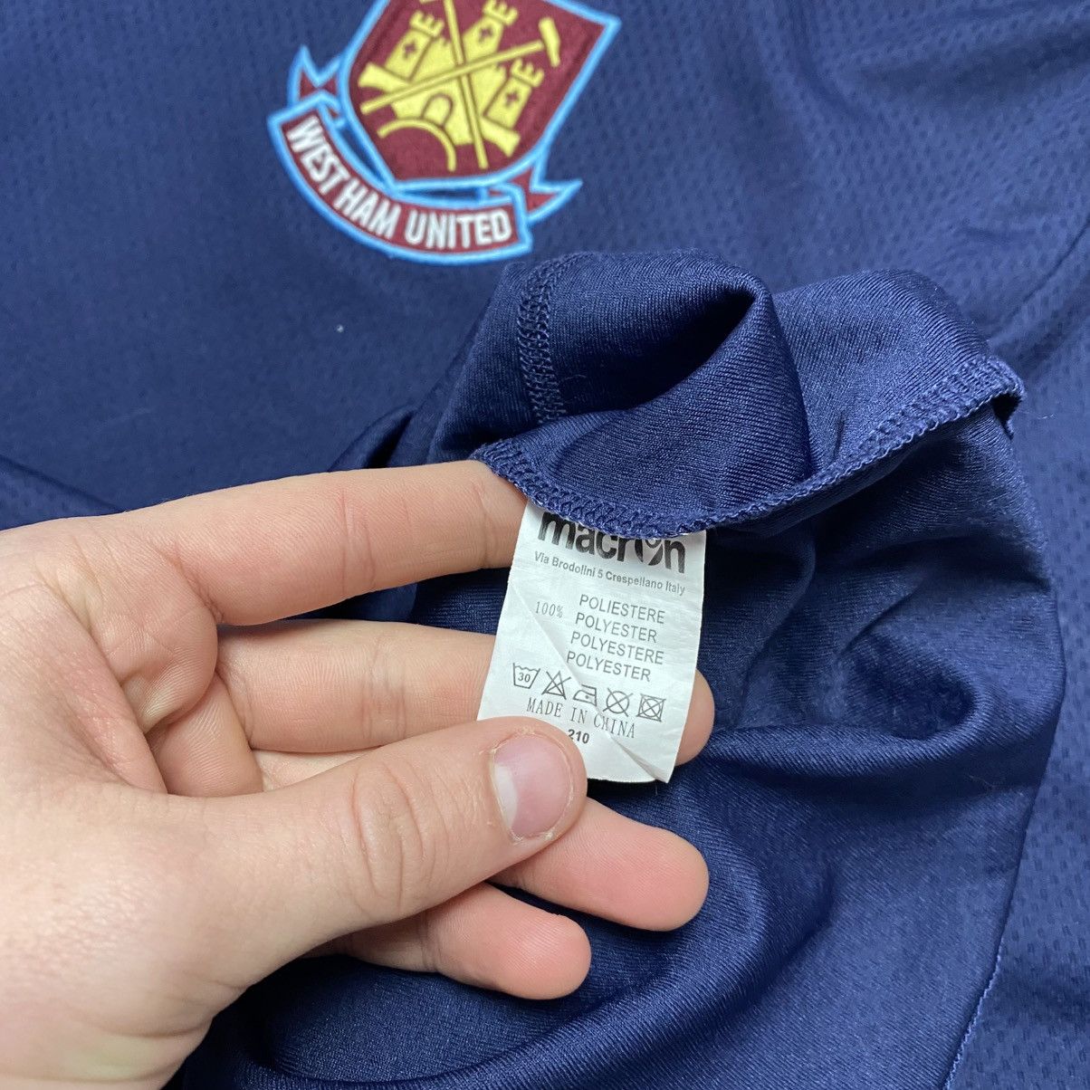 Vintage Vintage Macron West Ham United Team soccer jersey Size US XXL / EU 58 / 5 - 9 Thumbnail