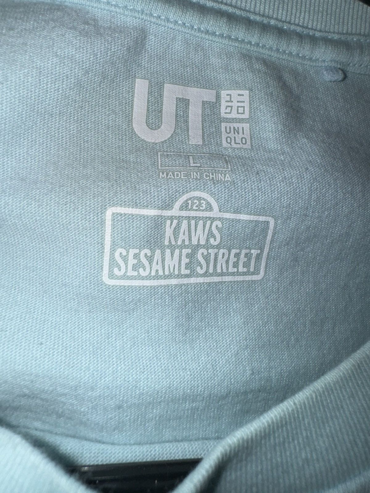 Kaws × Uniqlo Uniqlo x Kaws x Sesame Street Tee Size US L / EU 52-54 / 3 - 3 Thumbnail