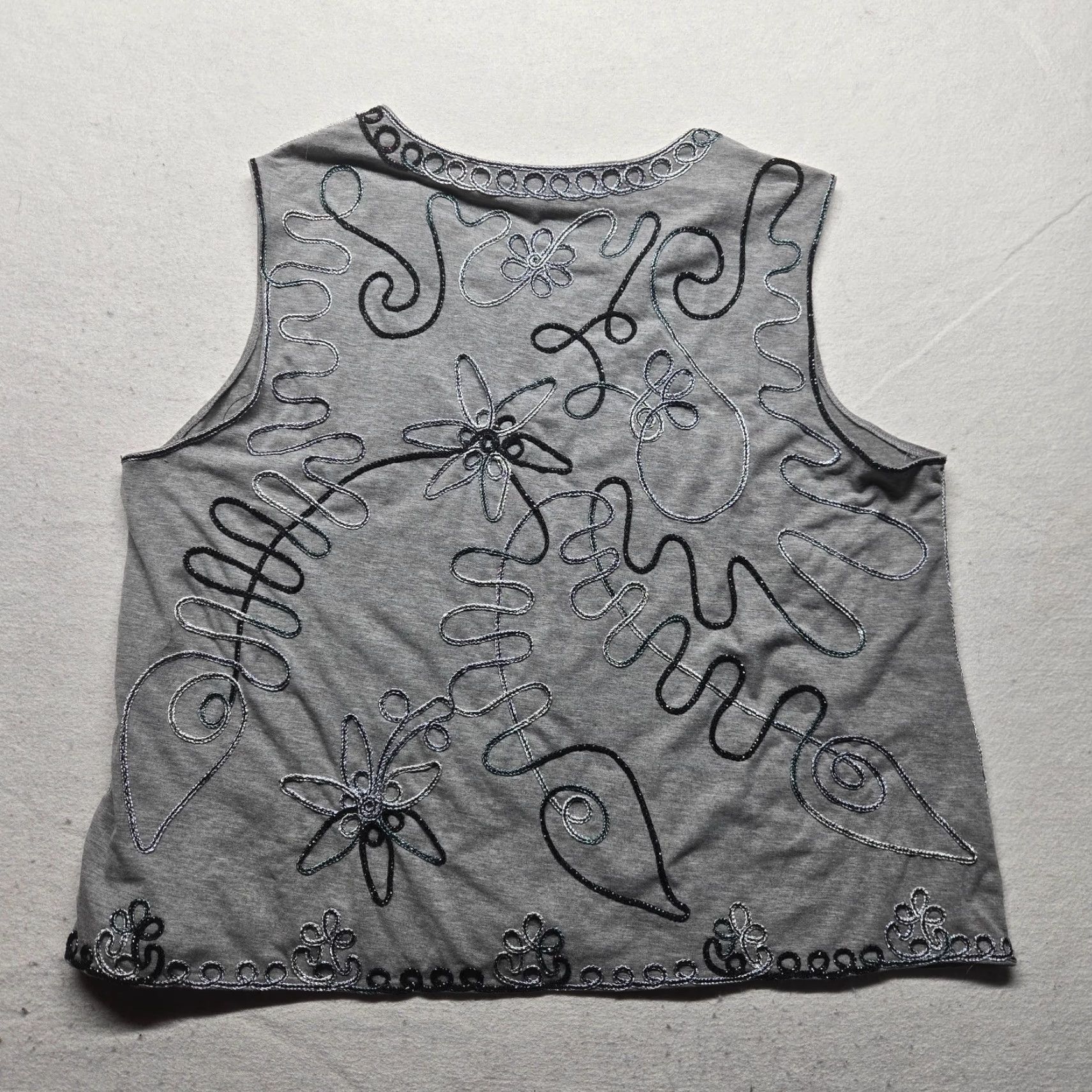 Vintage Lauren Michelle Shirt Womens 3X Gray Floral Embroidered Sleeveless Knit Blouse Summer Spring Fall Winter Plus Size Size XXL / US 16-18 / IT 52-54 - 7 Thumbnail