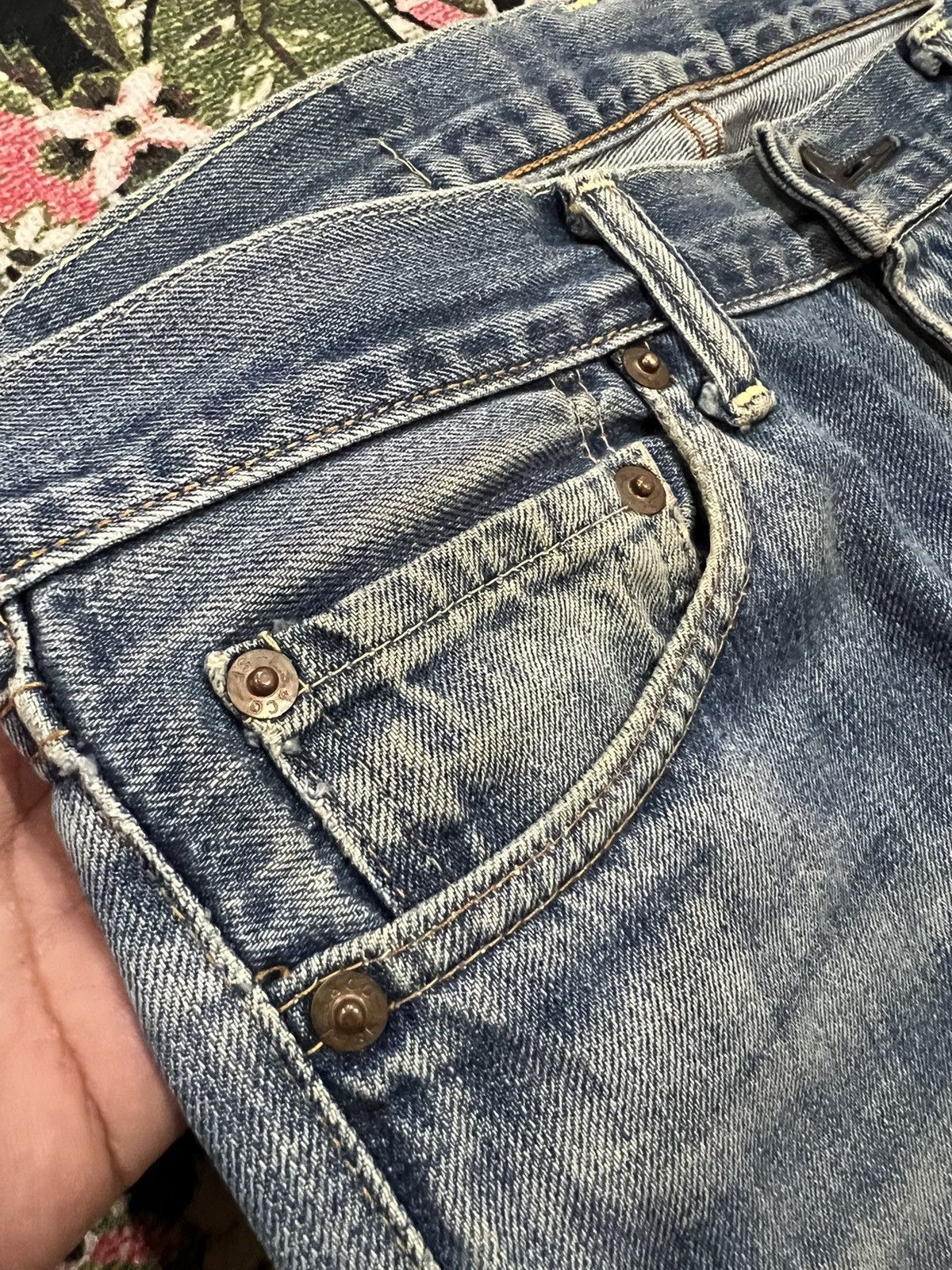 Levi's VINTAGE LEVIS 505 E LVC SELVEDGE DISTRESSED WASHED JEANS Size US 32 / EU 48 - 6 Thumbnail