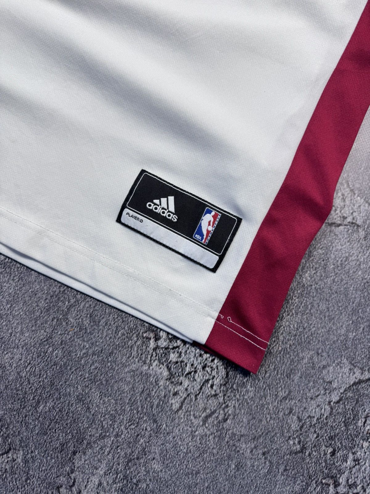 Adidas Miami Heat LeBron James #6 Adidas NBA Jersey — Vintage Heat Size US L / EU 52-54 / 3 - 4 Thumbnail