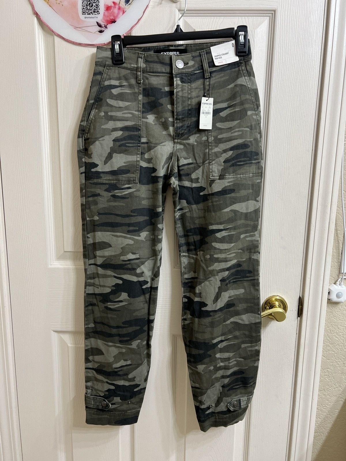Express Express camouflage high-rise pants size 0 Size 25" / US 0 / IT 36 - 1 Thumbnail