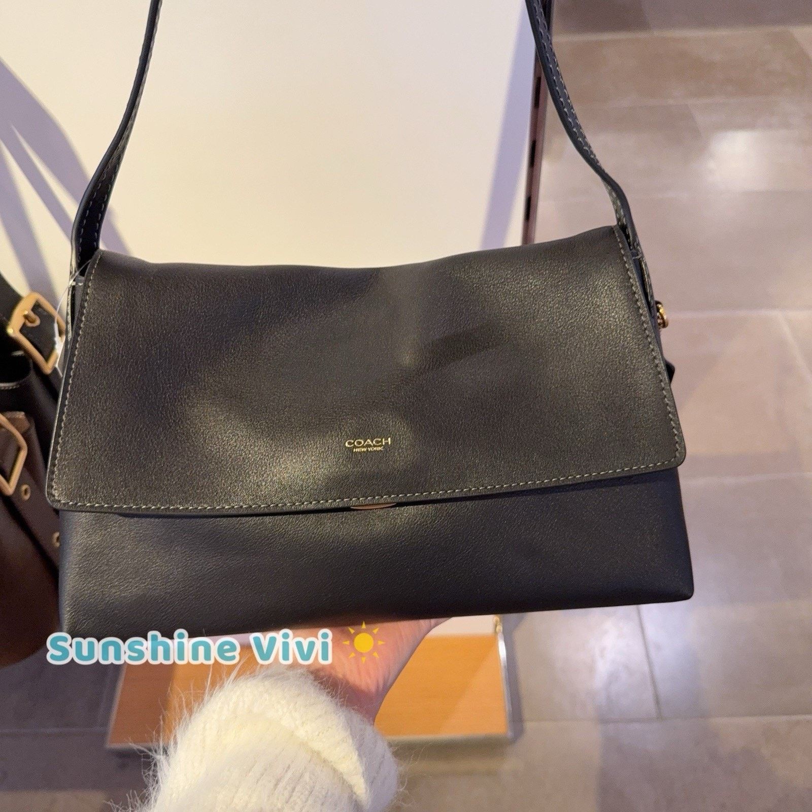 Coach NWT Coach Chelsea Shoulder Bag 30 Black grain Leather Cds58 Size ONE SIZE - 2 Thumbnail