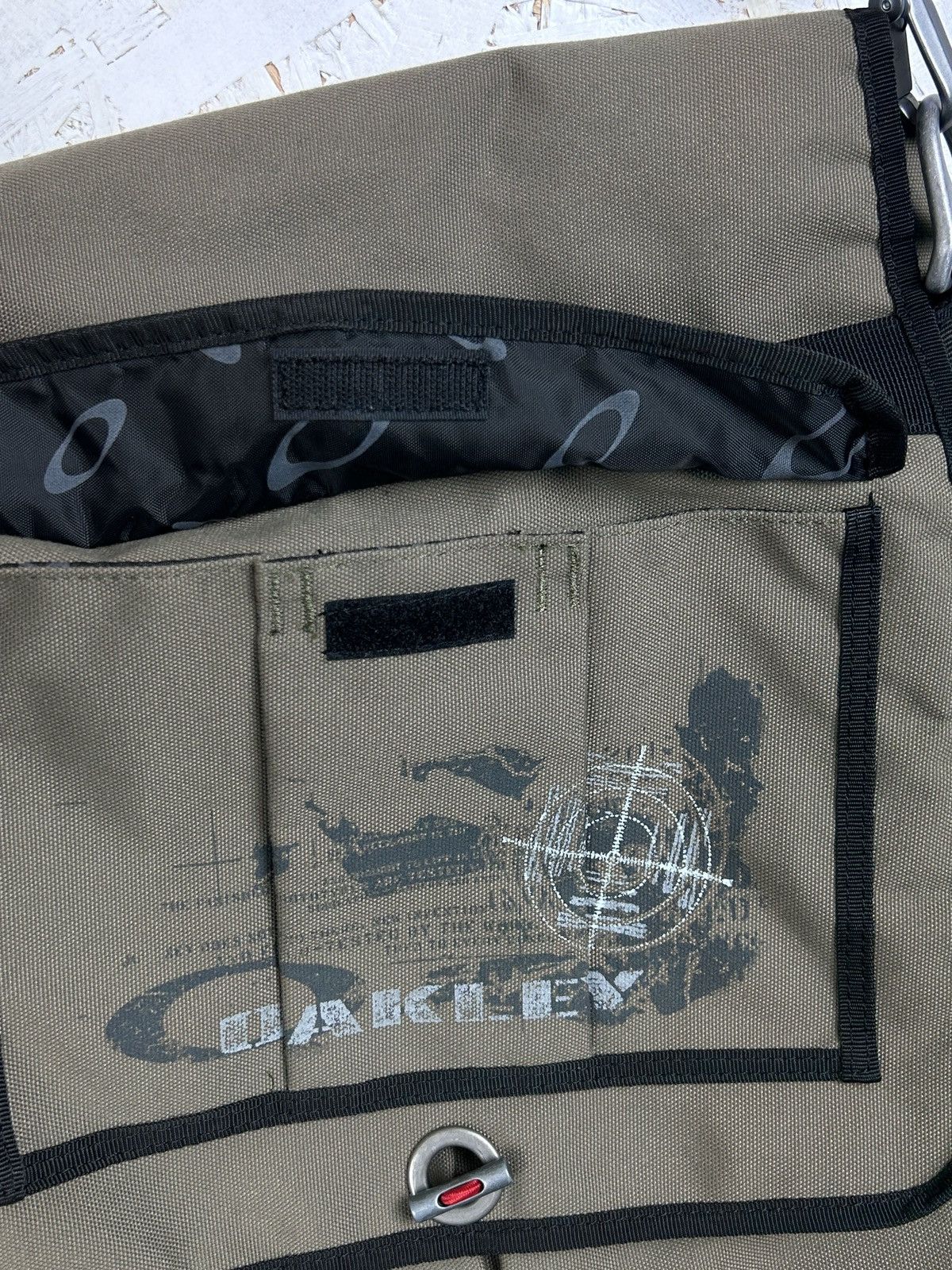Oakley Vintage Oakley Messenger Laptop Software Crossbody Messenger Size ONE SIZE - 3 Thumbnail