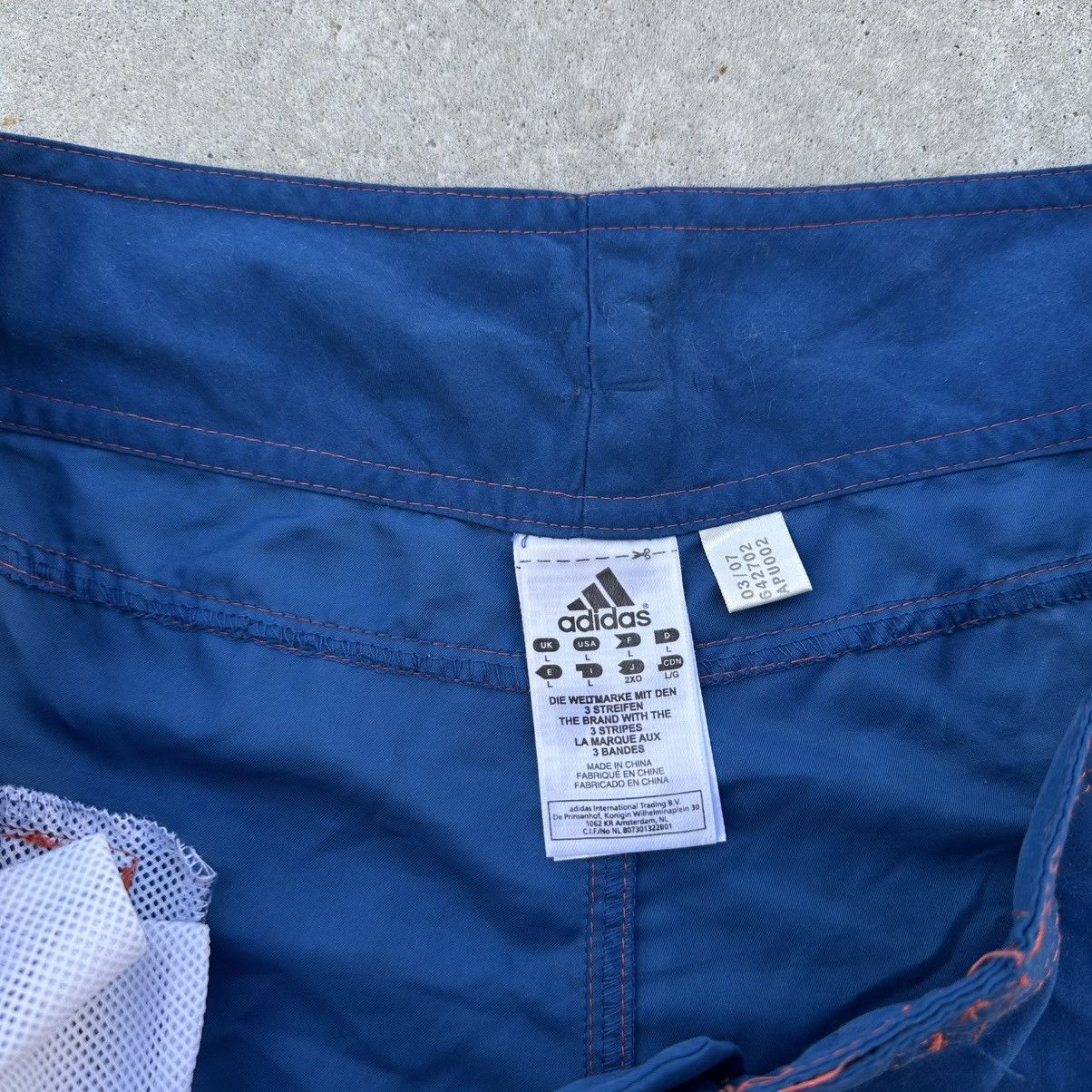 Adidas × Japanese Brand Vintage Adidas Shorts Rap Swimwear Surf Style Y2K 00s USA Size US 34 / EU 50 - 7 Thumbnail