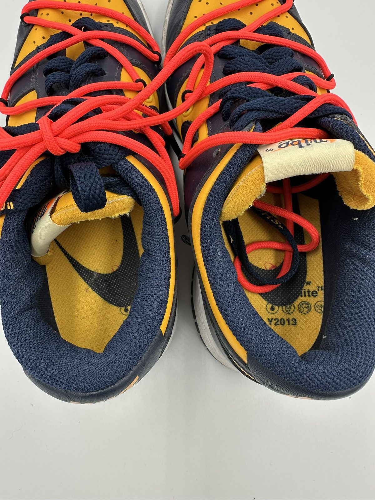 Nike × Off-White Nike Dunk Low Off White University Gold Size US 6 / EU 39 - 12 Thumbnail