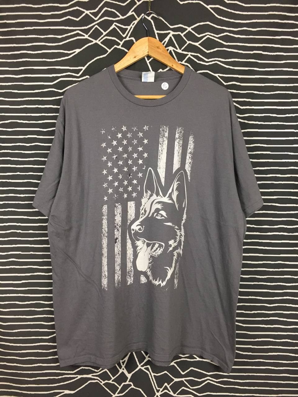 Vintage German Shepherd American Flag Graphic Tee Size US XXL / EU 58 / 5 - 2 Thumbnail