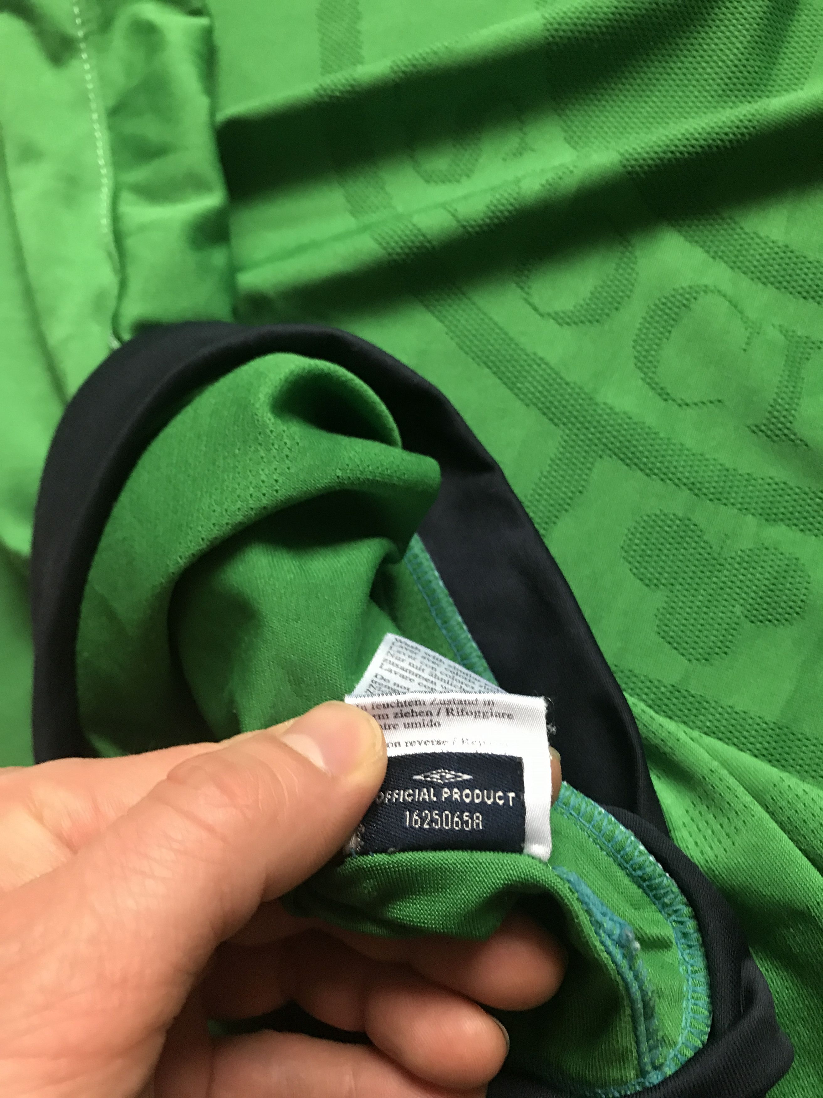 Umbro × Vintage Vintage Umbro Northern Ireland Shirt 2006-2008 Size US XL / EU 56 / 4 - 10 Thumbnail