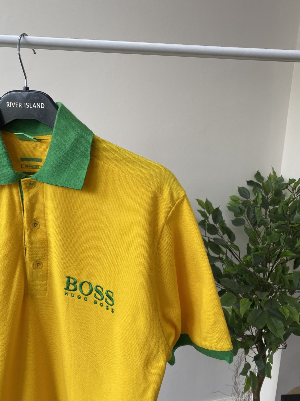 Hugo Boss × Vintage Vintage Hugo Boss Brazil Embroidered Yellow Green Polo Size US L / EU 52-54 / 3 - 8 Thumbnail