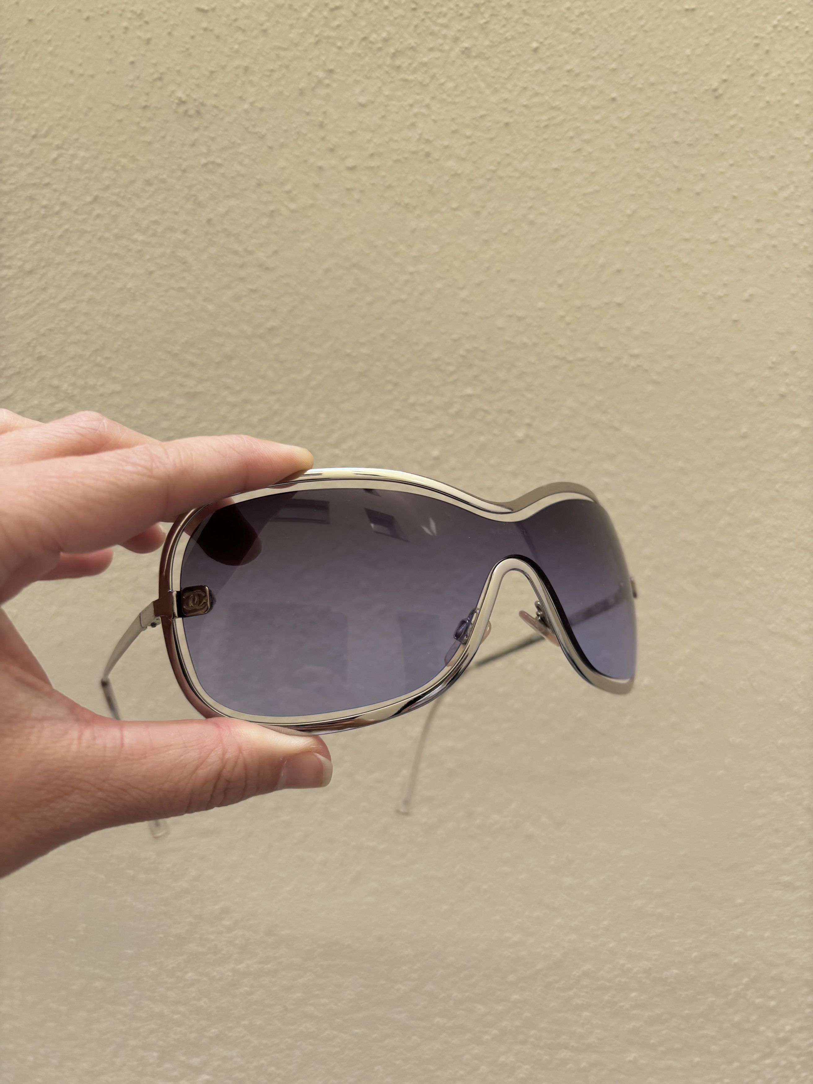 Chanel Chanel Sunglasses 4031 Rhinestone CC 4017 Rimless Vintage Size ONE SIZE - 1 Thumbnail