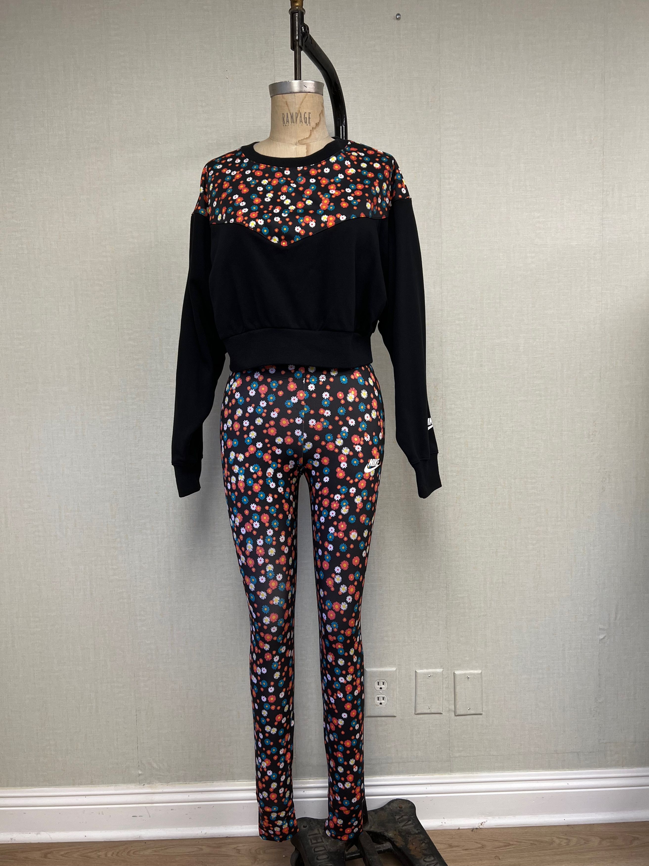 Nike EUC 3 Piece Nike Track Suit Jacket Sweatshirt Leggings Small Size S / US 4 / IT 40 - 5 Thumbnail