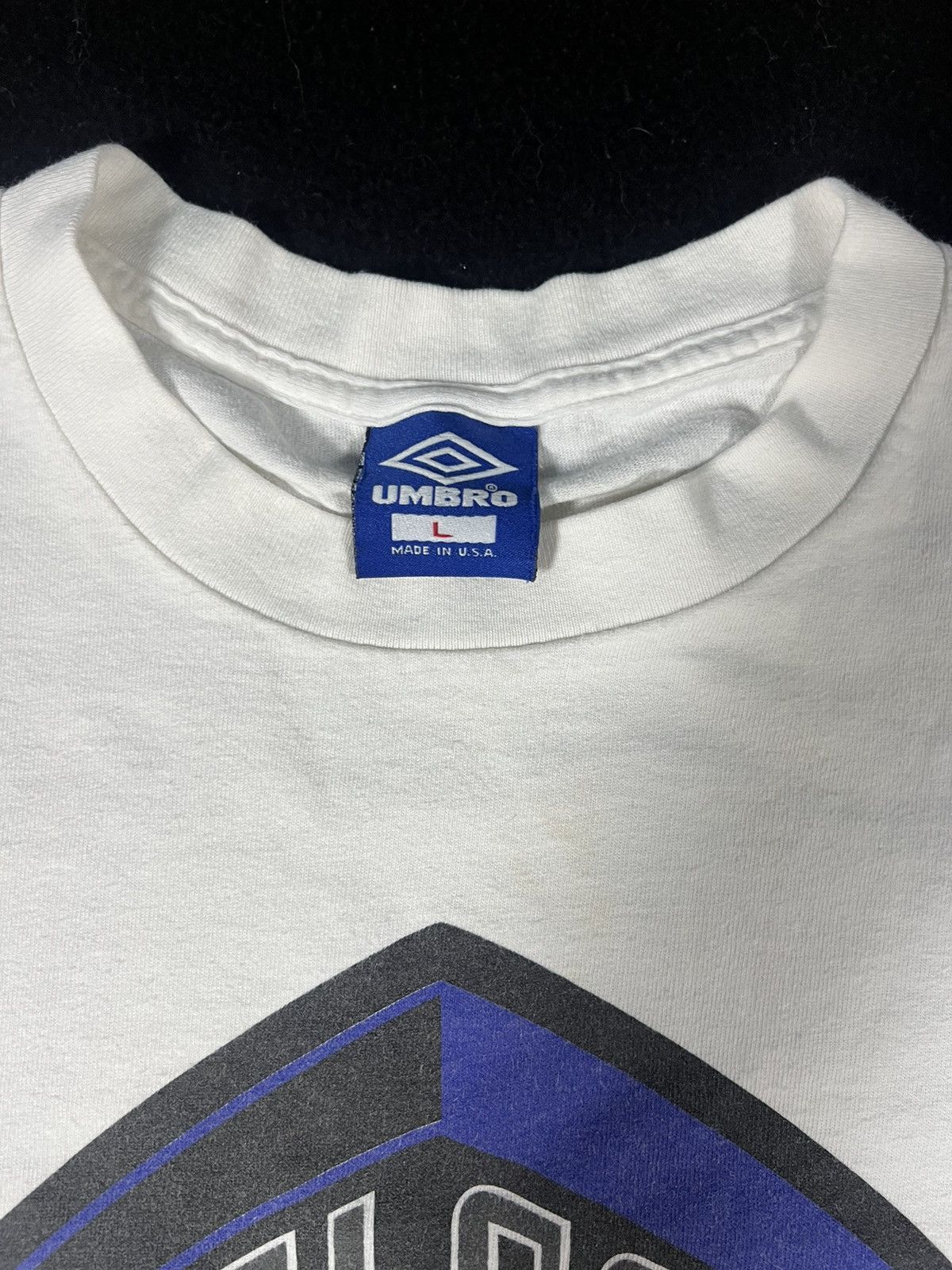 Umbro Vintage 90s Umbro Reflective 3M Logo Faded Soccer Sport Tee Size US L / EU 52-54 / 3 - 4 Thumbnail