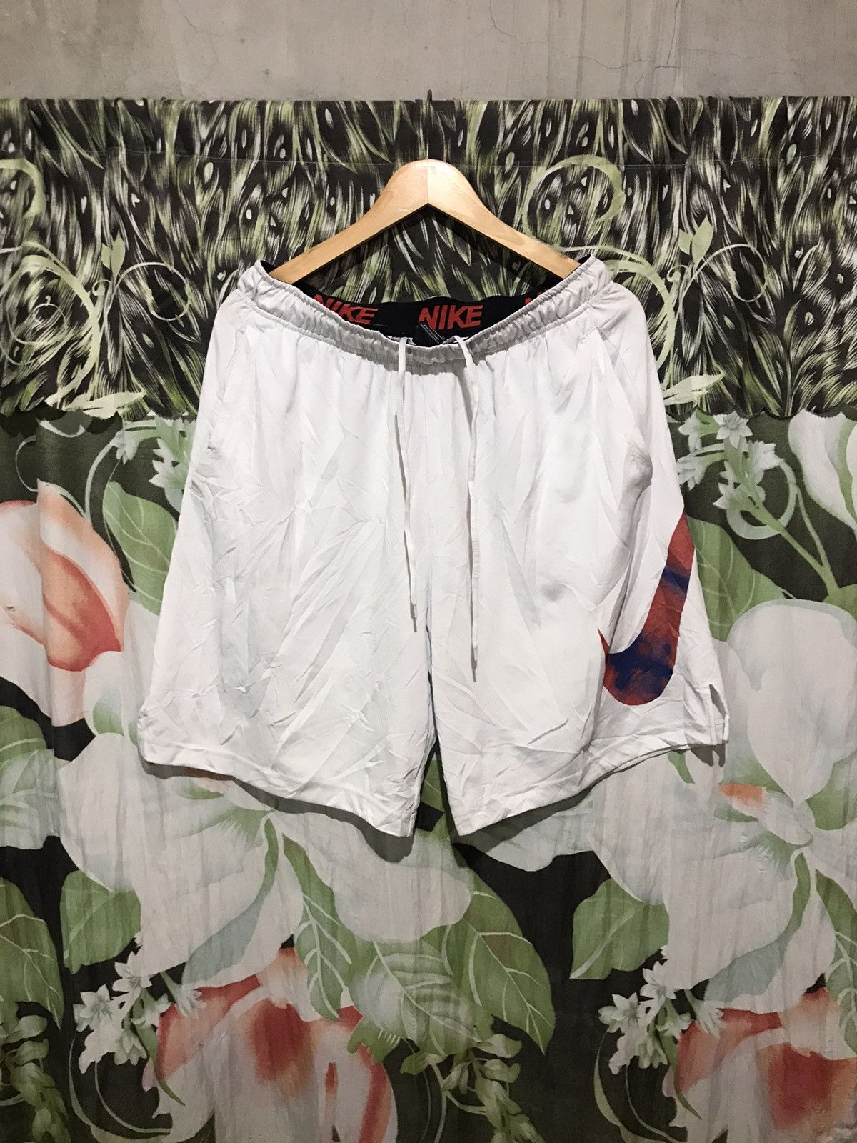 Nike Nike Dri-Fit Big Swoosh Size US 30 / EU 46 - 1 Thumbnail