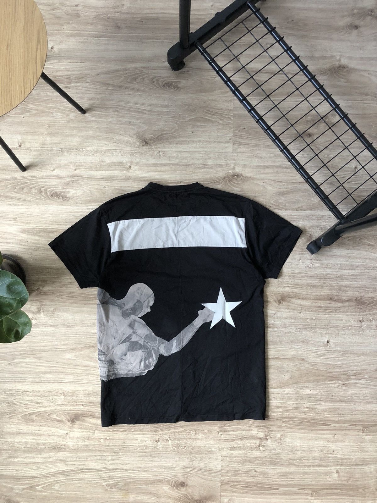 Givenchy Givenchy Basketball Print T Shirt Size US S / EU 44-46 / 1 - 4 Thumbnail