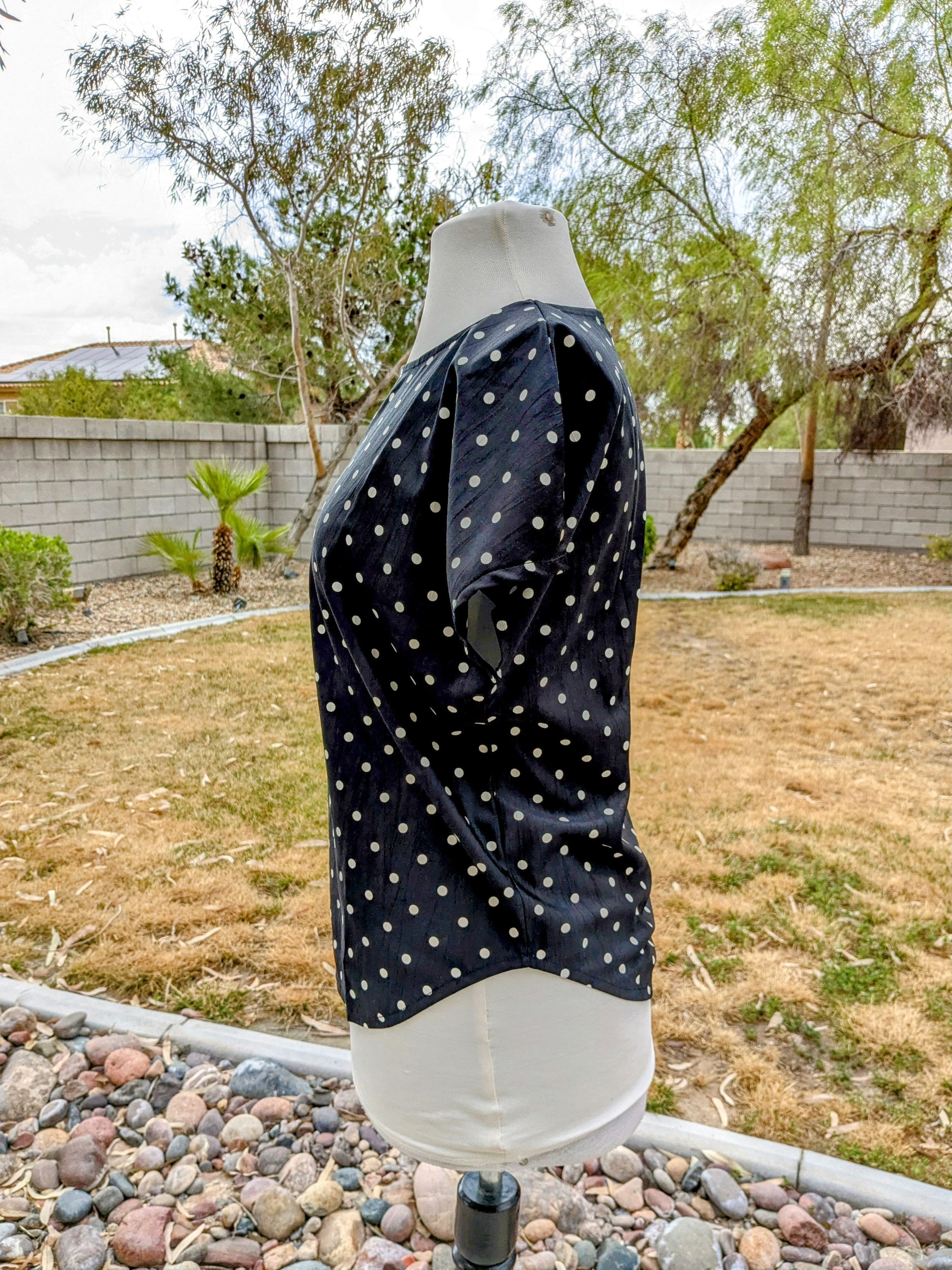 Vintage Polka Dot Wavegal Pullover French Sleeves Top Blouse EUC Size M / US 6-8 / IT 42-44 - 2 Thumbnail