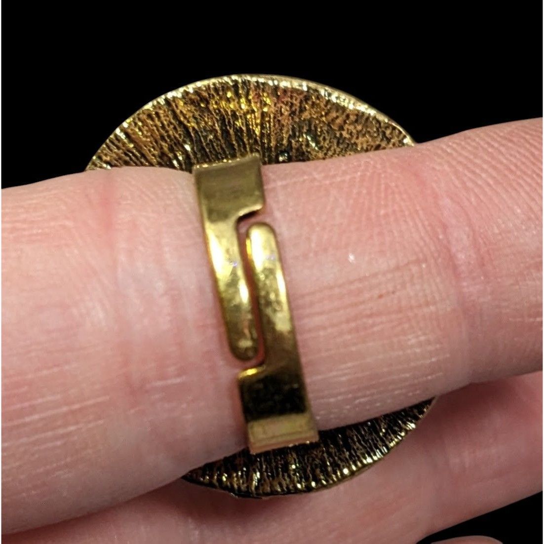 Other Floral Glam Shield Ring Gold Tone With Rainbow Rhinestones Size ONE SIZE - 4 Thumbnail